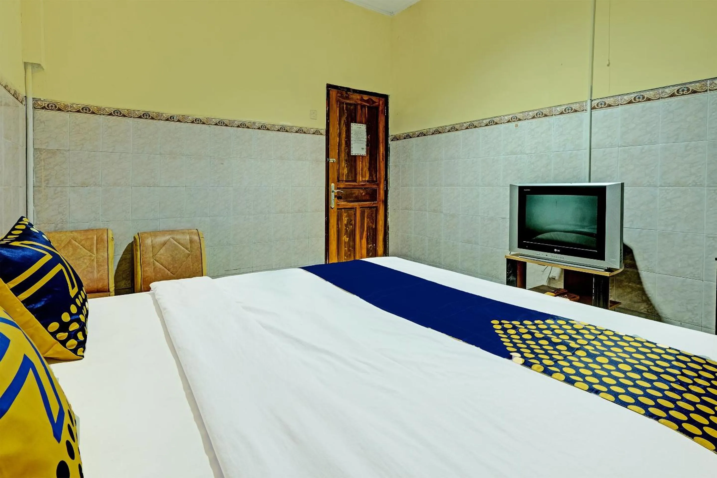 Bedroom, Bed in OYO Life 91677 Hotel Citra Dewi 3