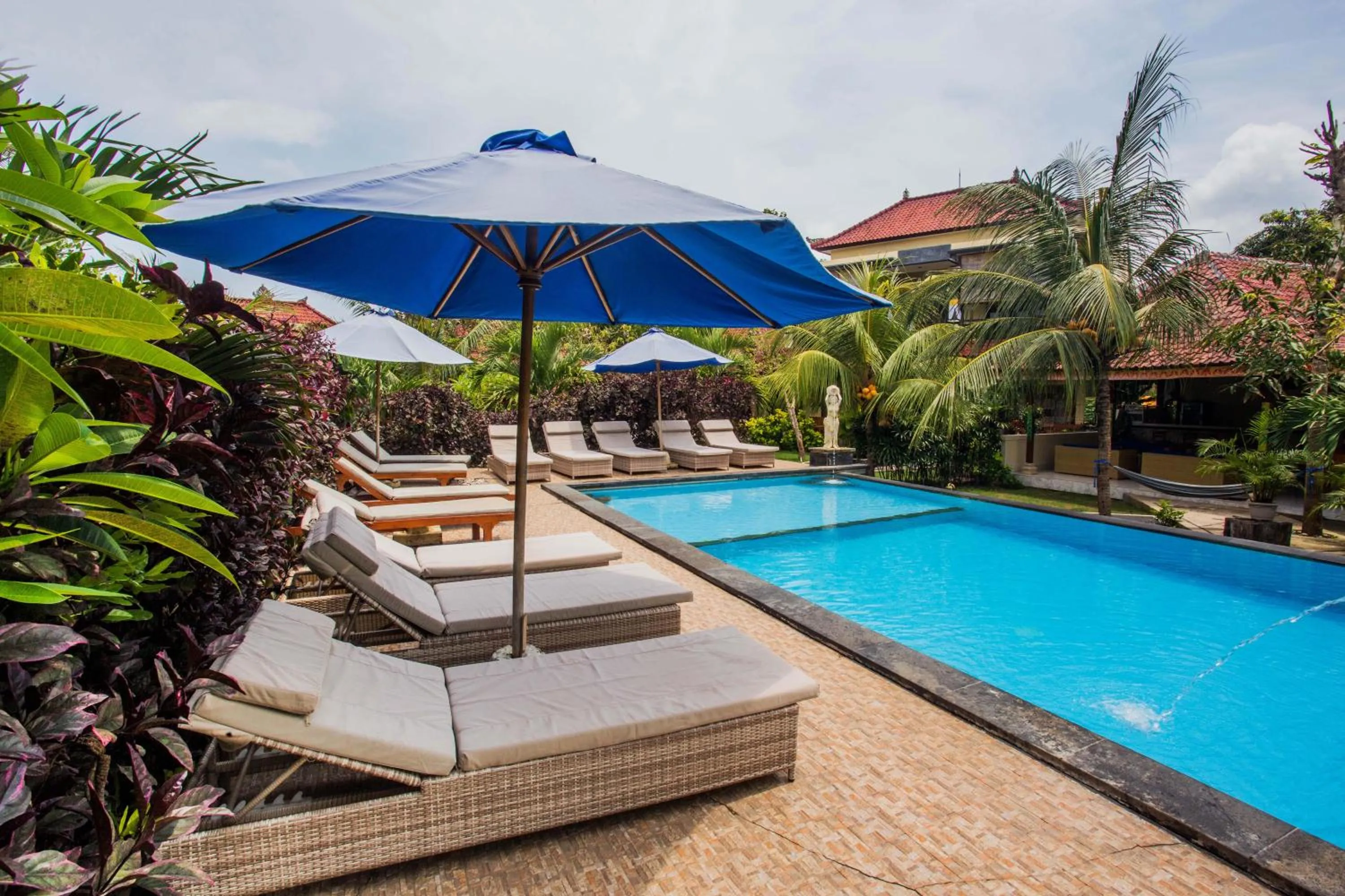 Pool view in Taos House Lembongan By DeWizZ Management