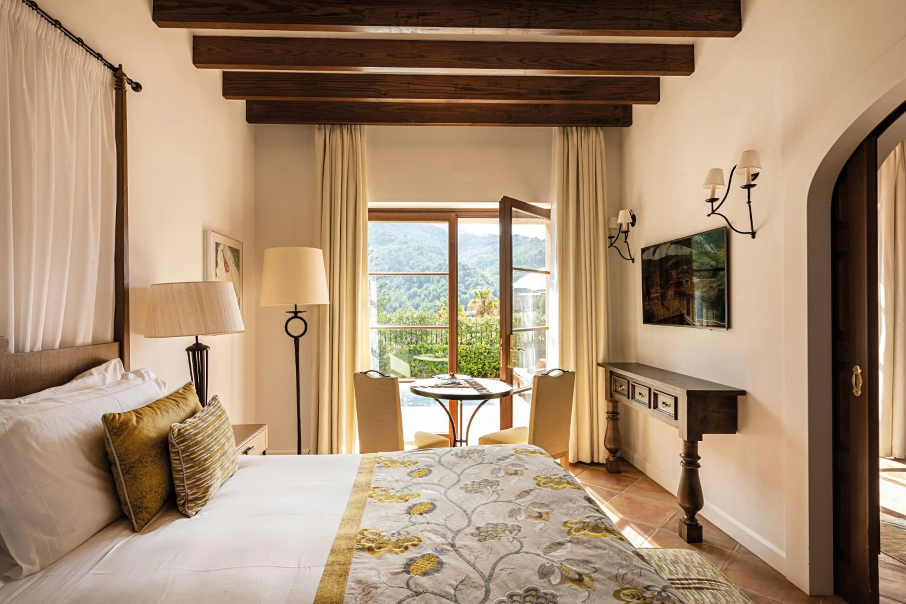 Bedroom, Bed in La Residencia, A Belmond Hotel, Mallorca