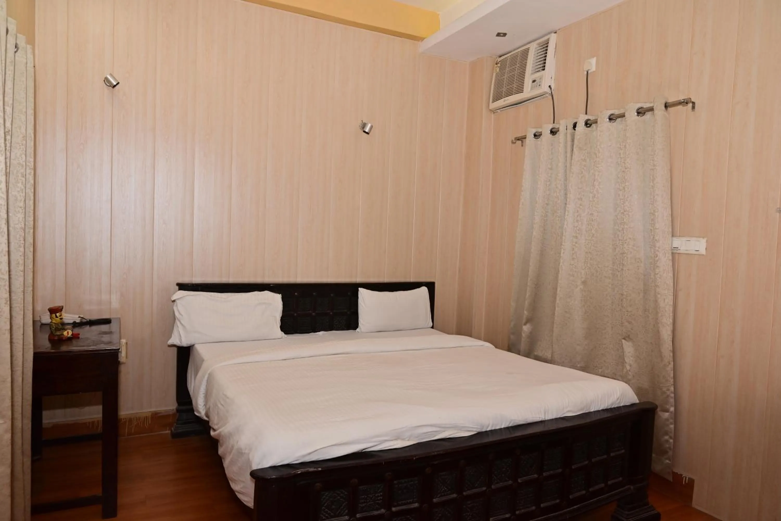 Bed in Ganga Monastery