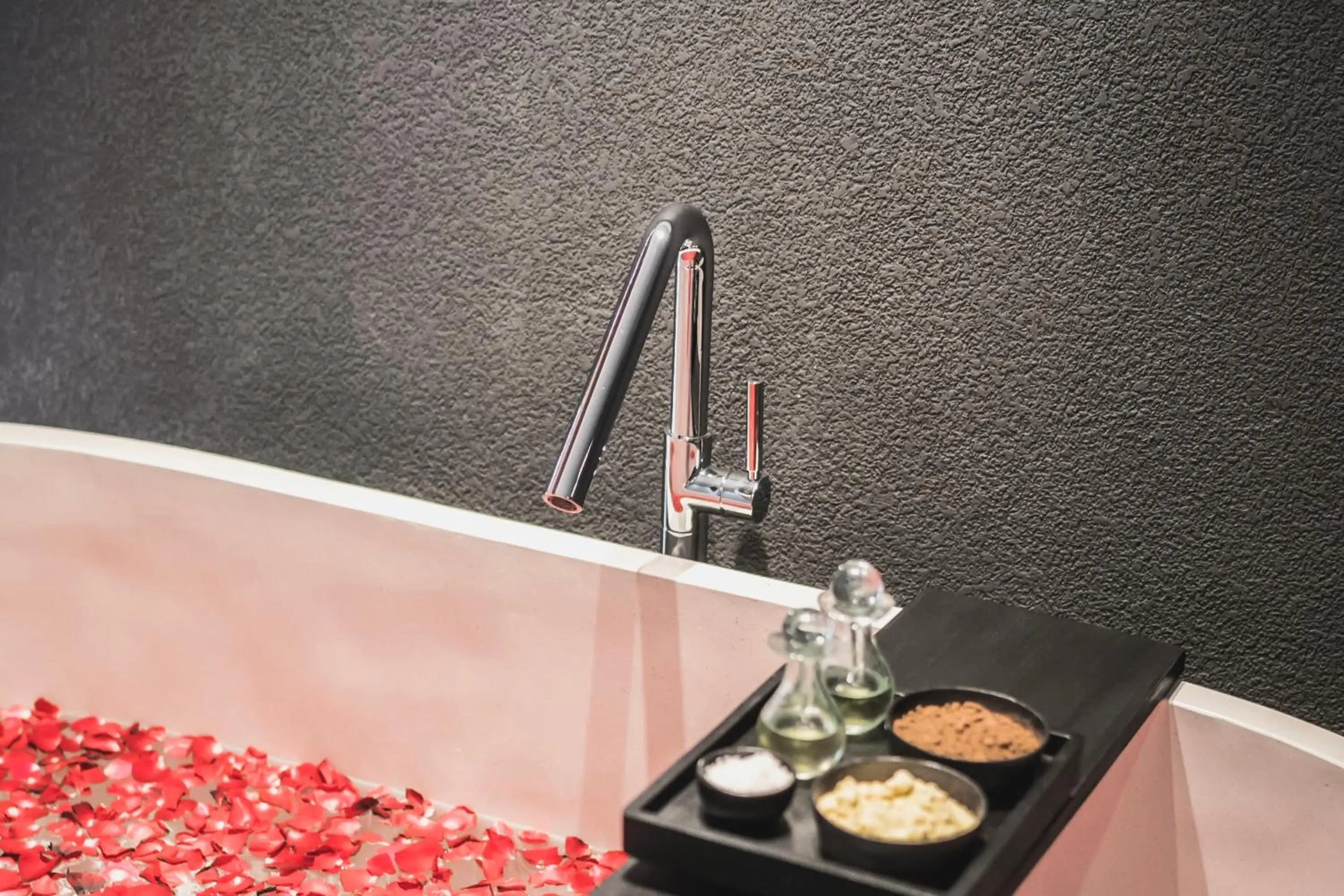 Bath in iVilla by Ekosistem