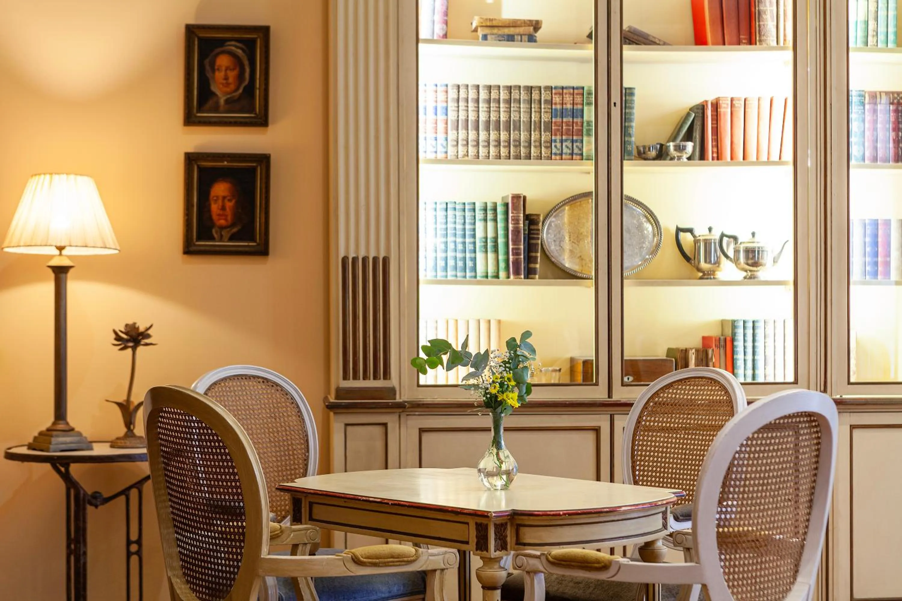 Communal lounge/ TV room in Villa Jerez