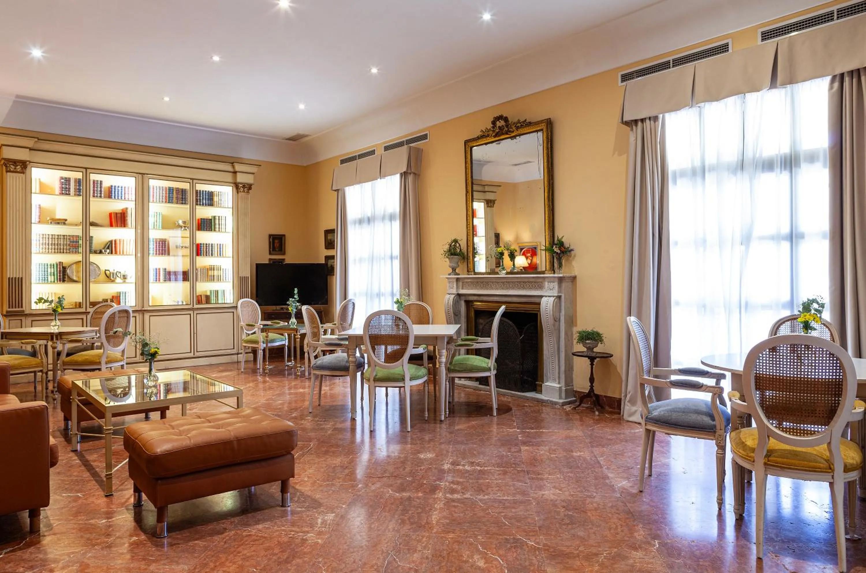 Communal lounge/ TV room in Villa Jerez