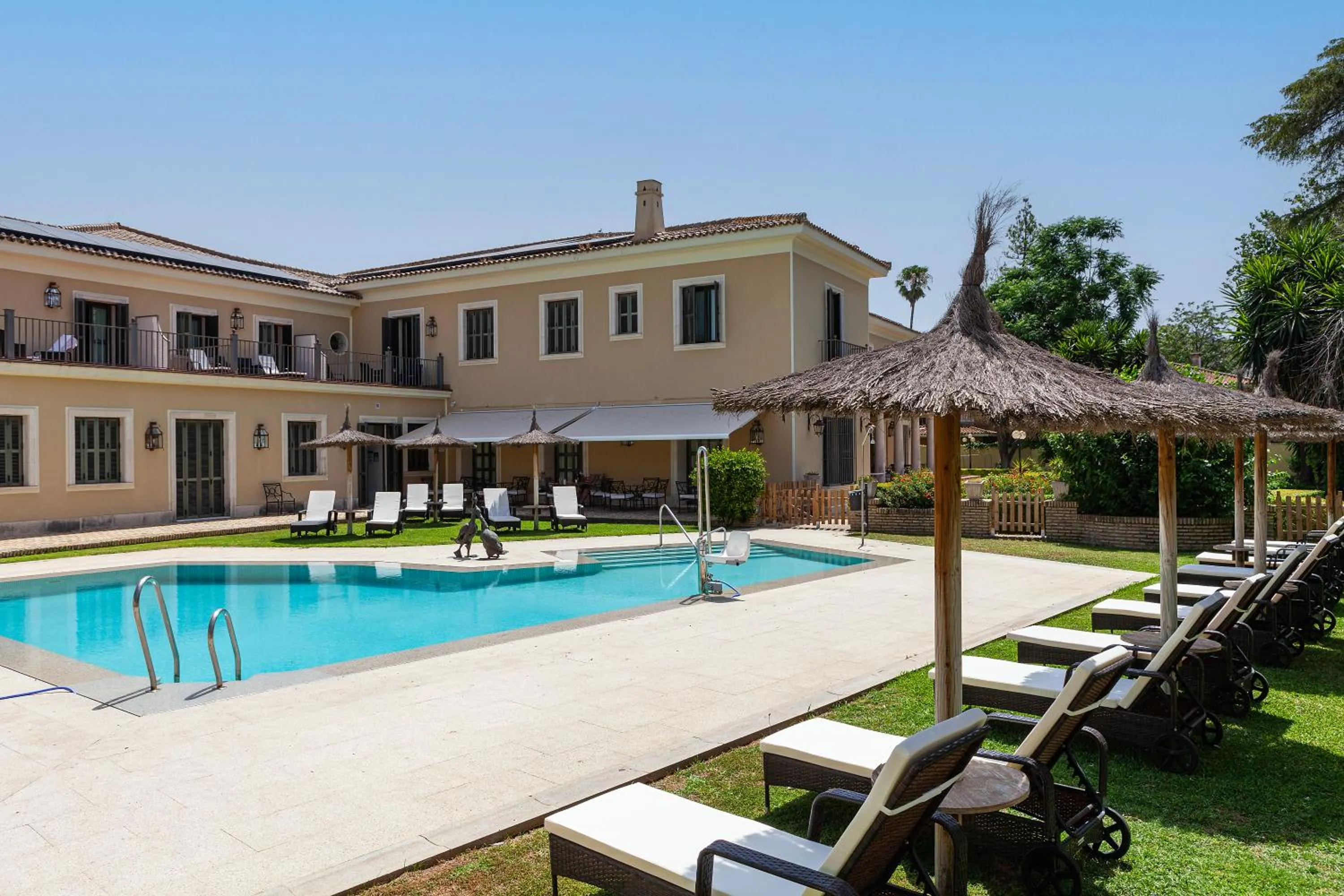 Swimming pool in Villa Jerez
