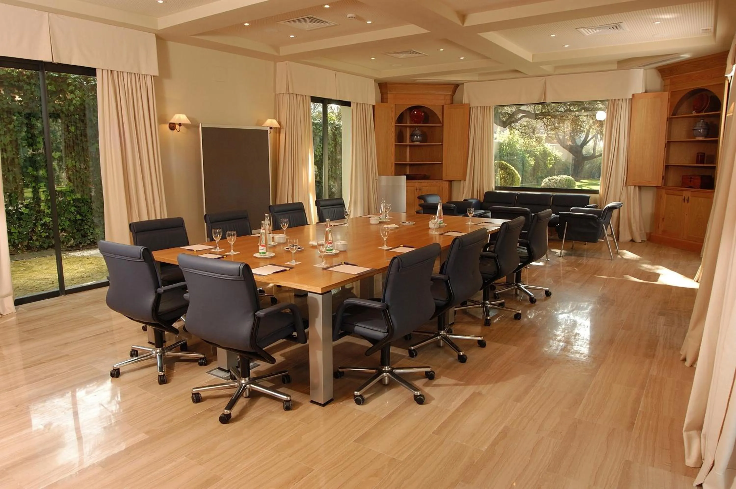 Business facilities in Villa Jerez