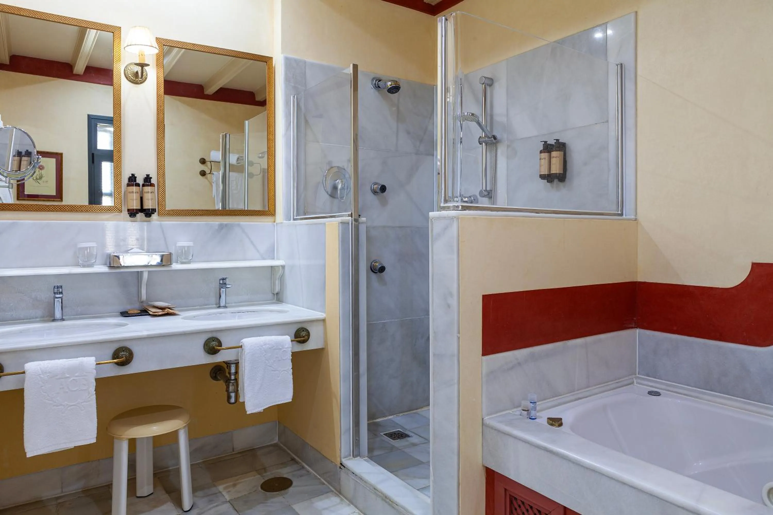 Shower in Villa Jerez