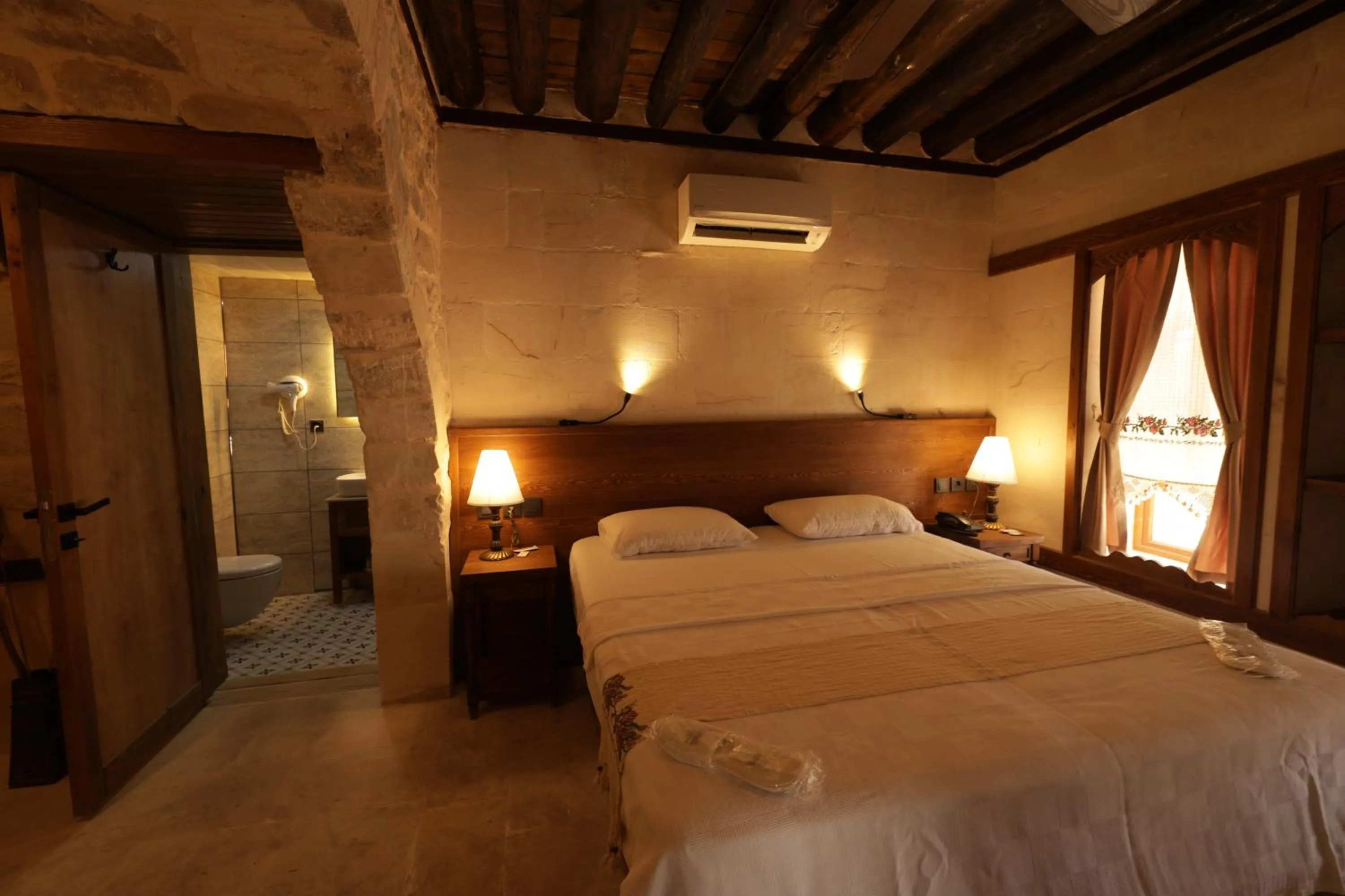 Shower, Bed in CEVHER KONAĞI