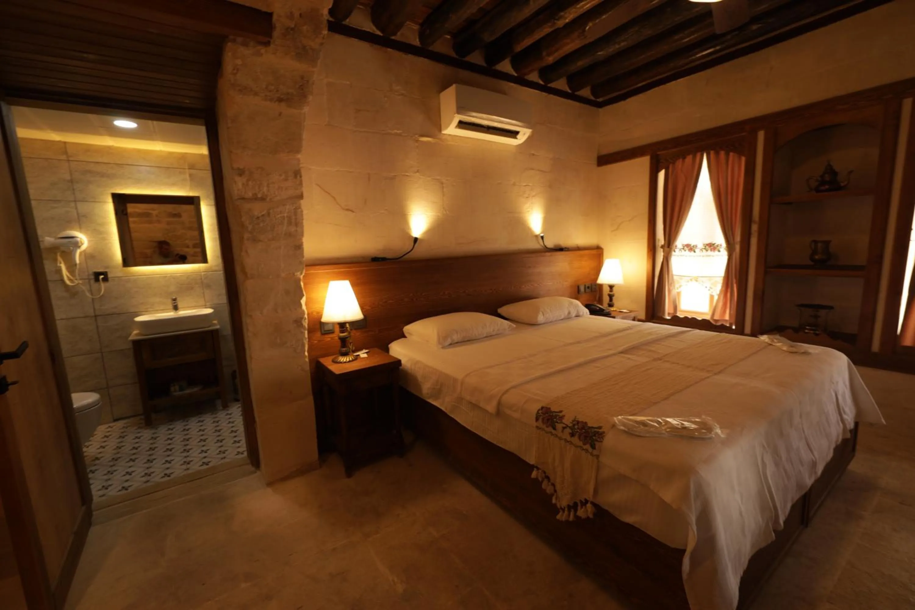 Shower, Bed in CEVHER KONAĞI