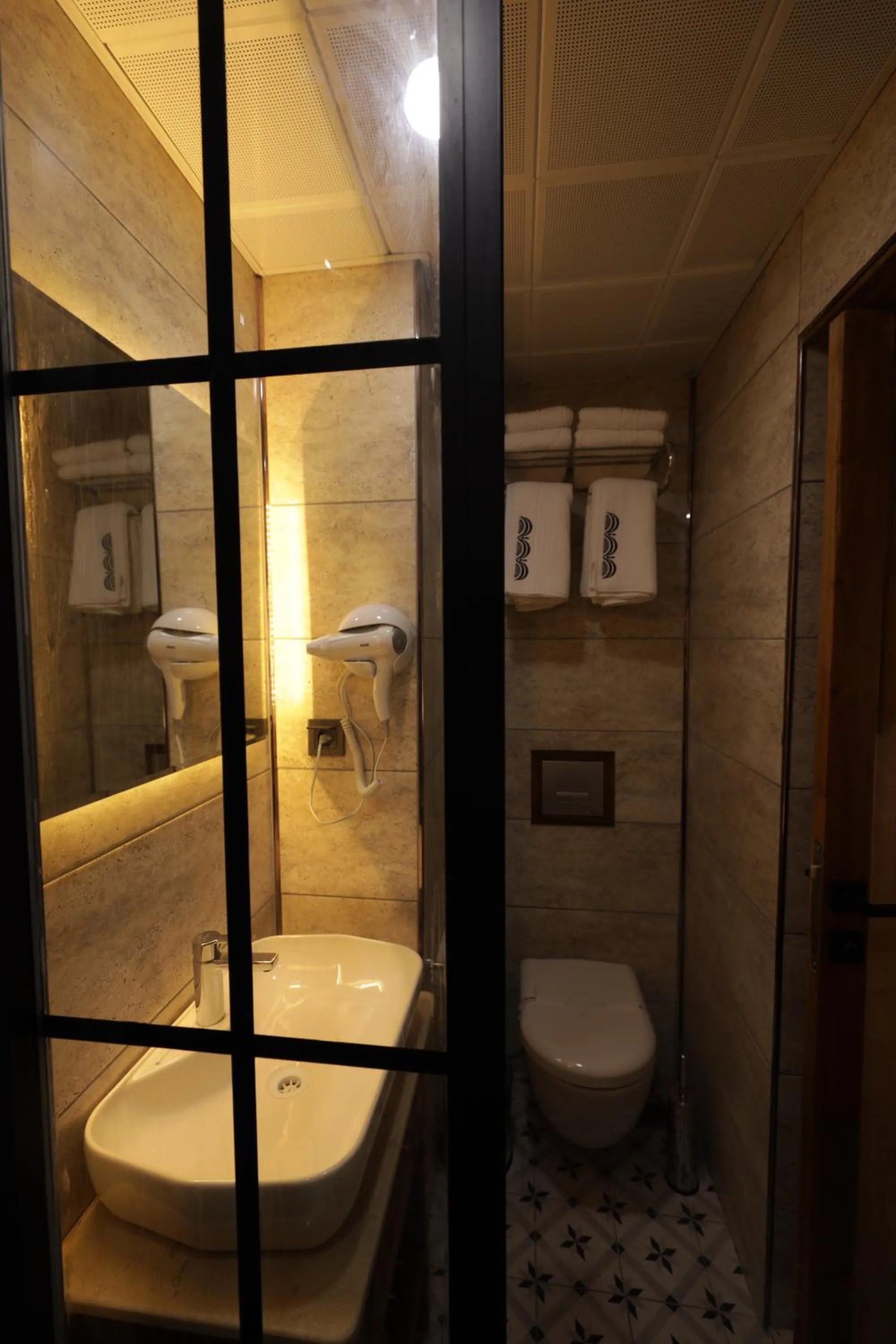 Shower in CEVHER KONAĞI