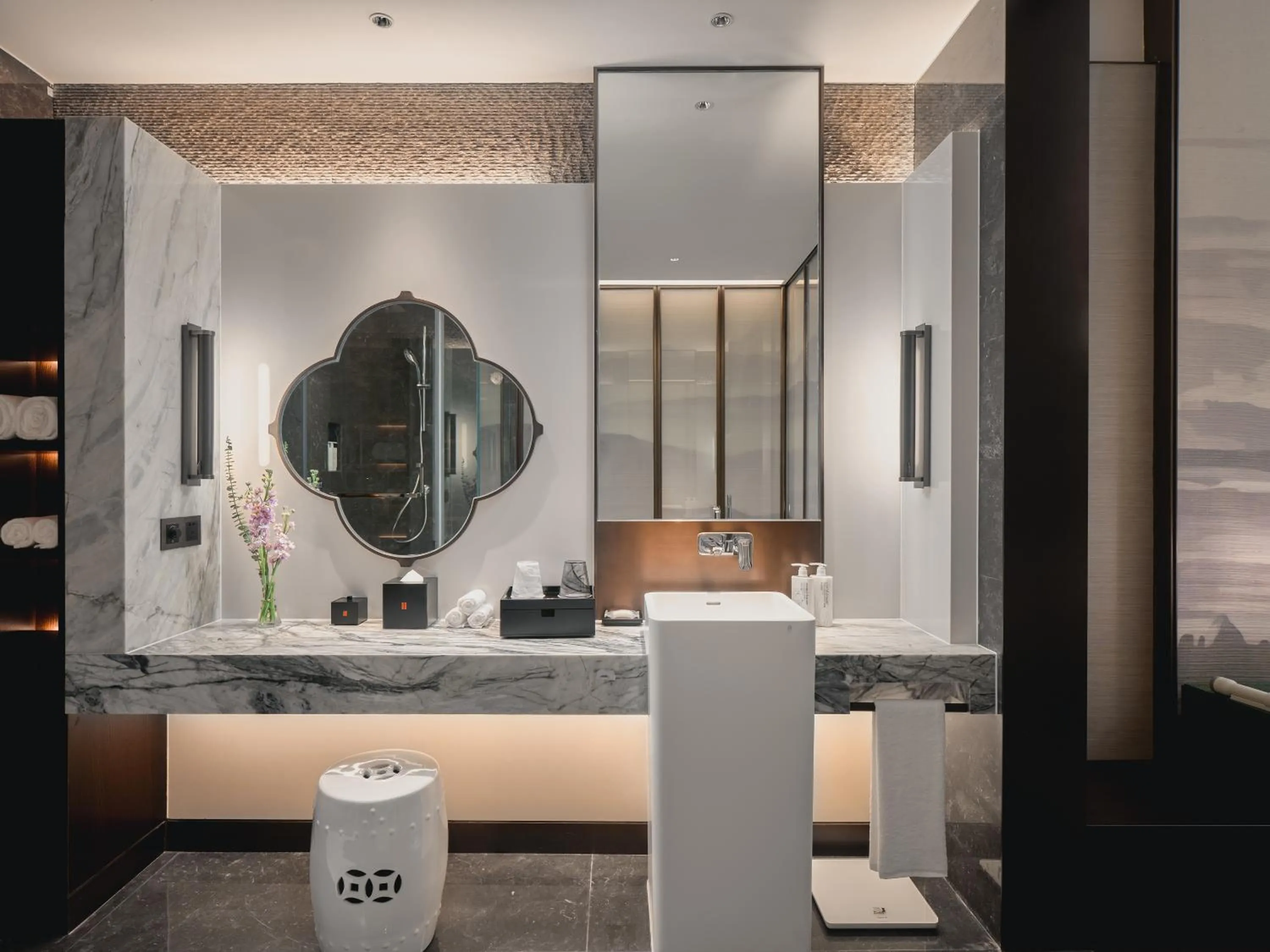 Bathroom in HUALUXE Kunshan Huaqiao, an IHG Hotel