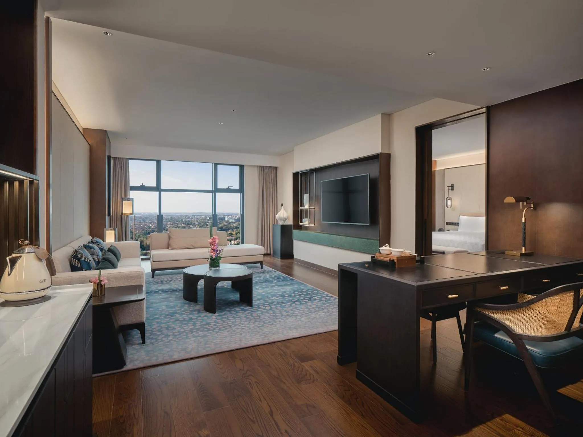 Bedroom, Seating Area in HUALUXE Kunshan Huaqiao, an IHG Hotel