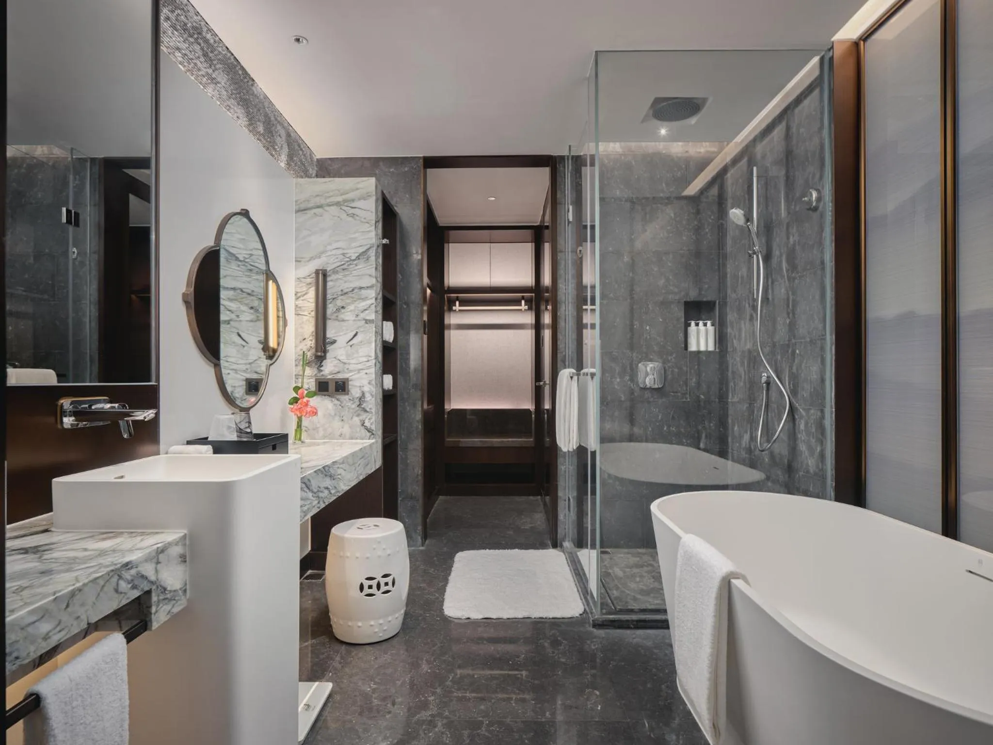 Bathroom in HUALUXE Kunshan Huaqiao, an IHG Hotel