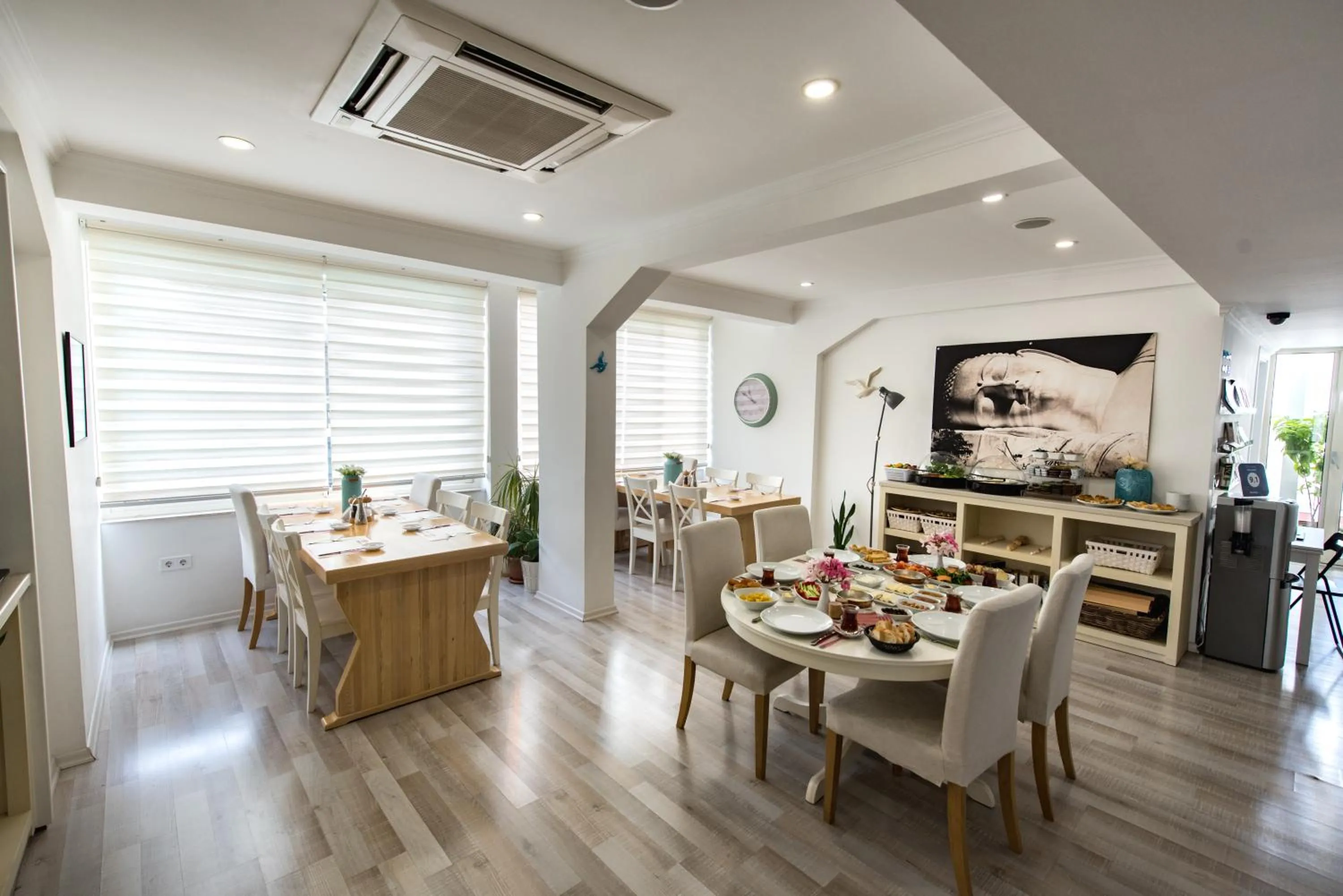 Restaurant/places to eat in Minu Hotel