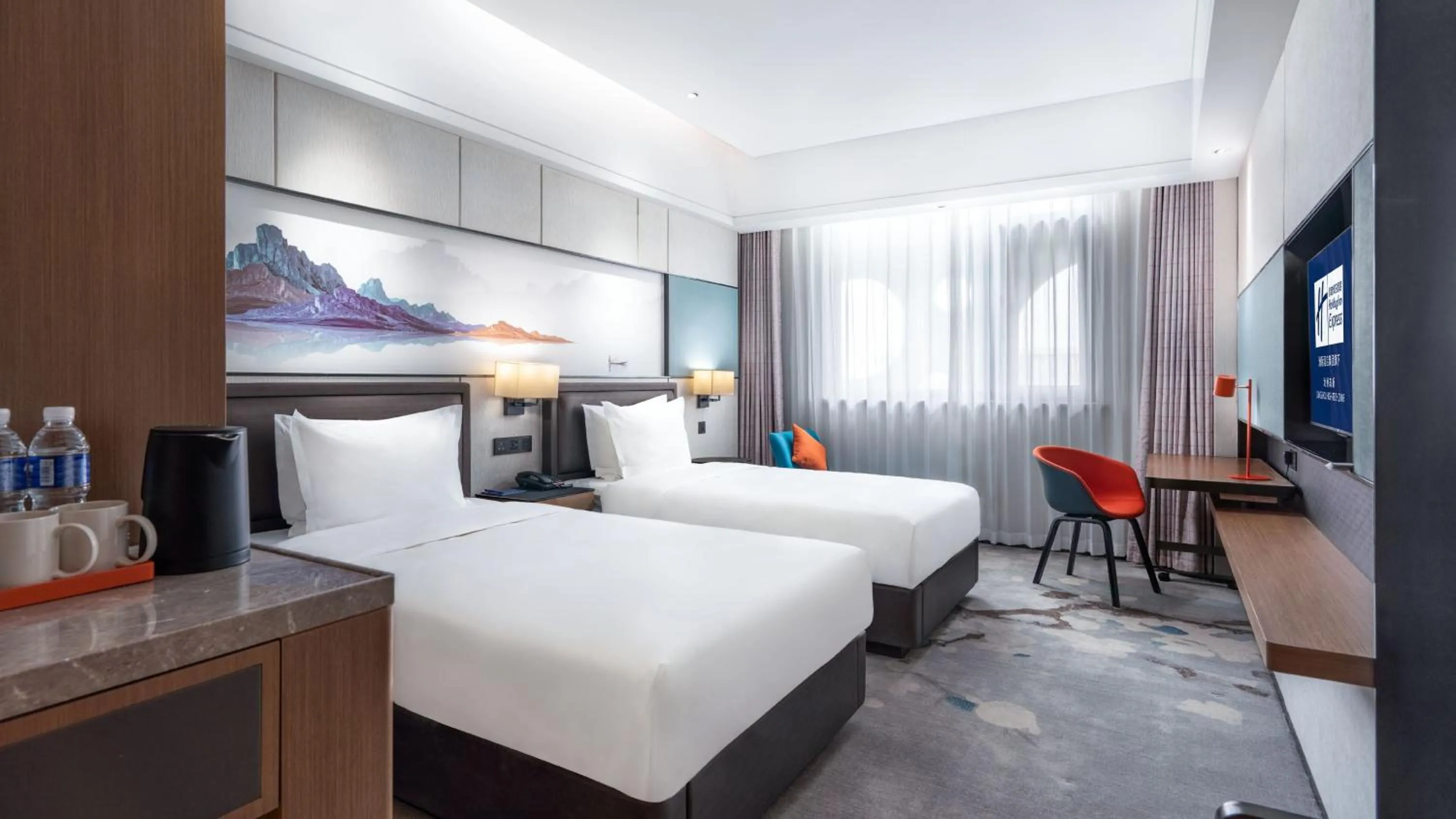 Photo of the whole room, Bed in Holiday Inn Express Cangzhou High-Tech Zone by IHG
