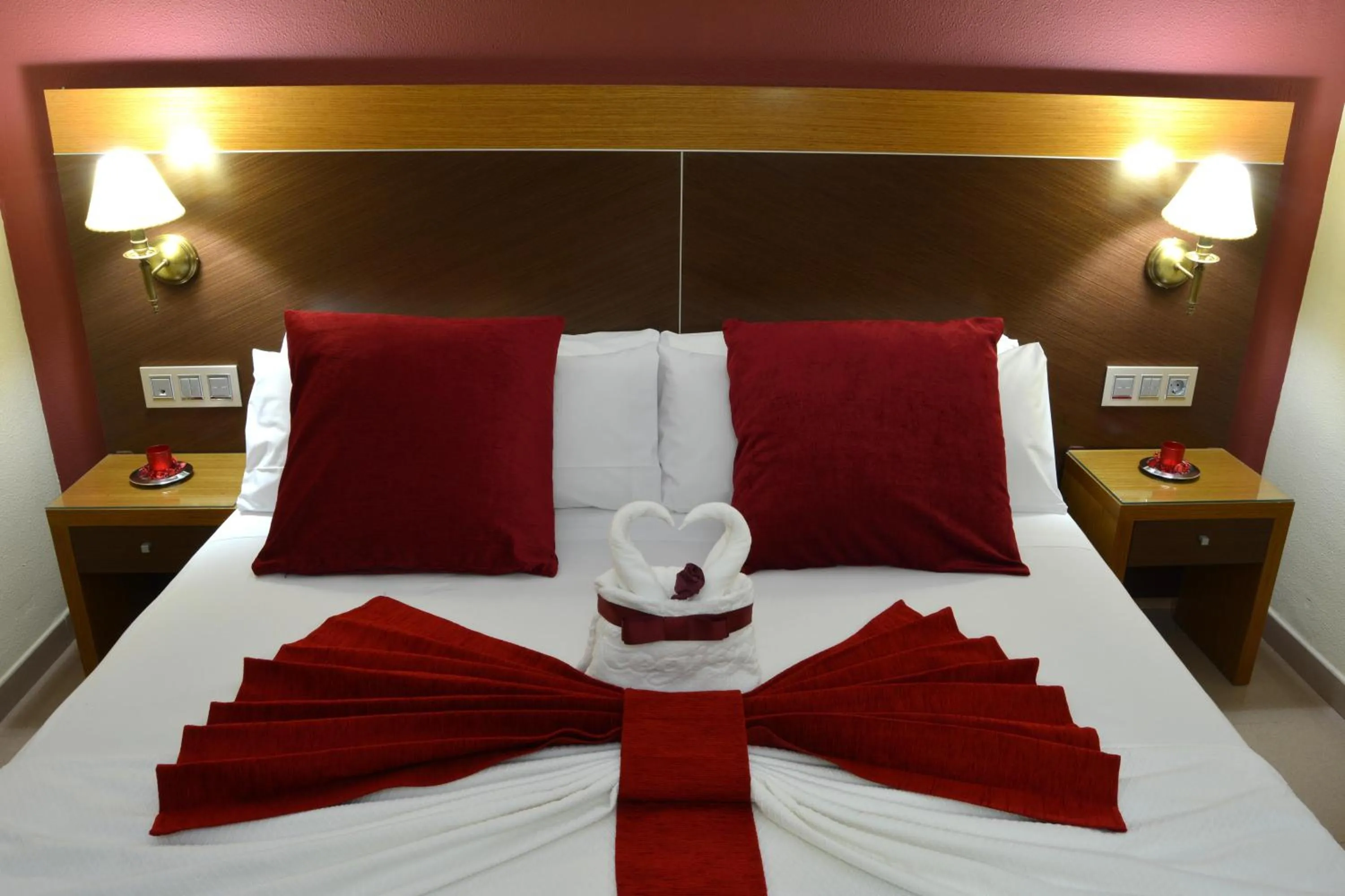 Photo of the whole room, Bed in Hotel Regio 2