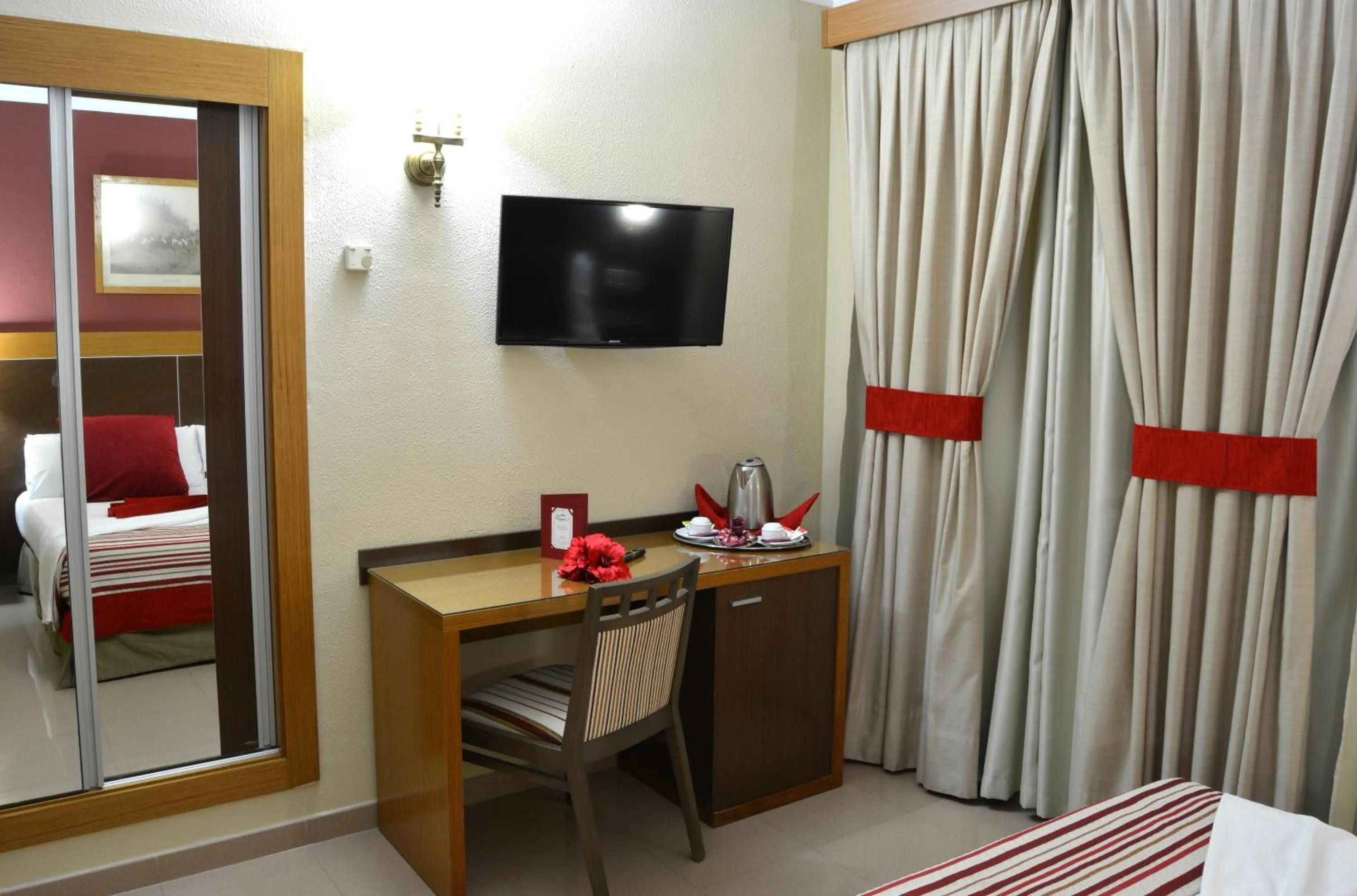 Photo of the whole room, Bed in Hotel Regio 2