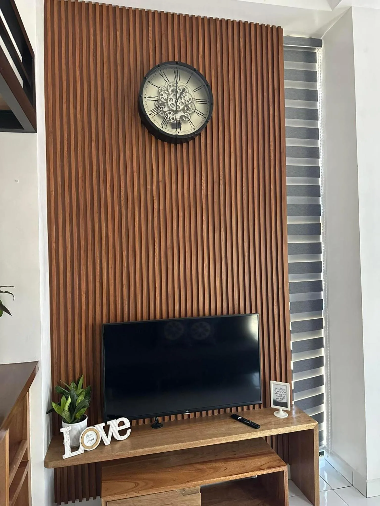 TV and multimedia in Burj Calapan