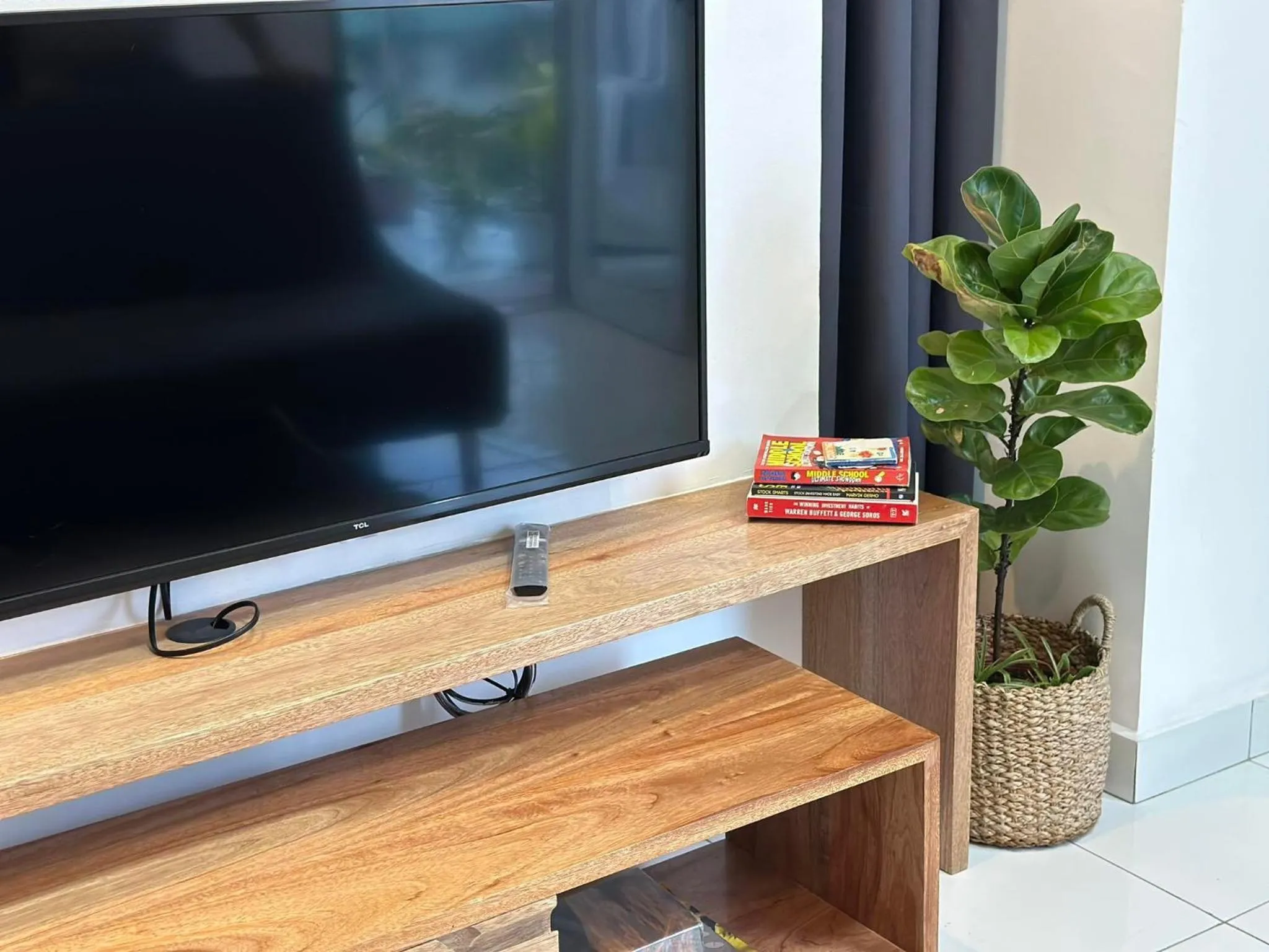 TV and multimedia in Burj Calapan