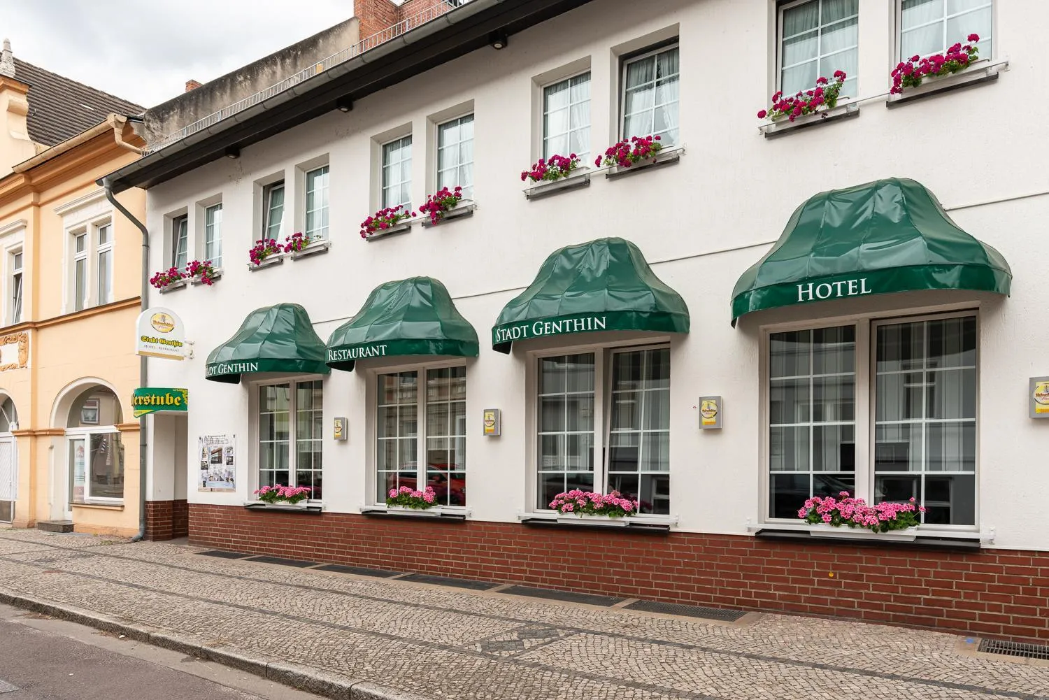 Property building in Hotel & Restaurant Stadt Genthin
