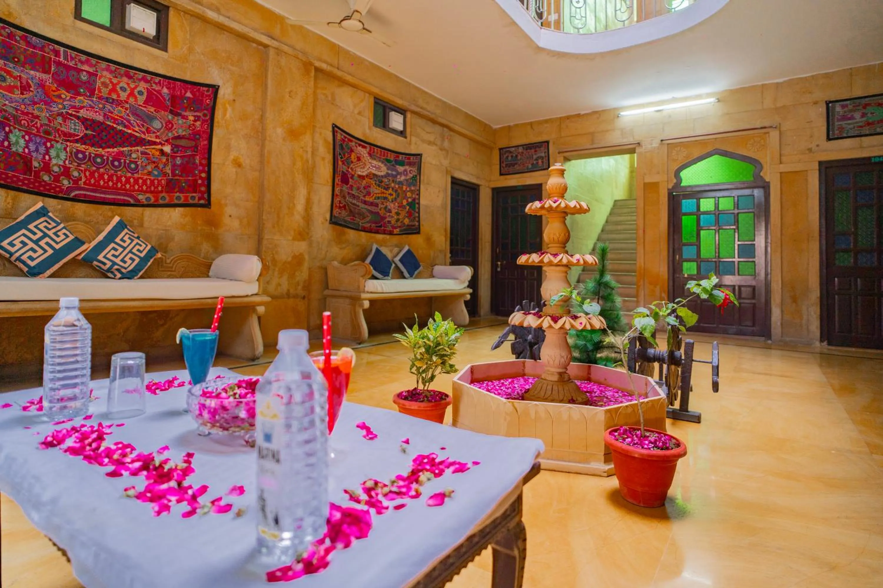 Lobby or reception in Hotel Marina Mahal with Swimming Pool