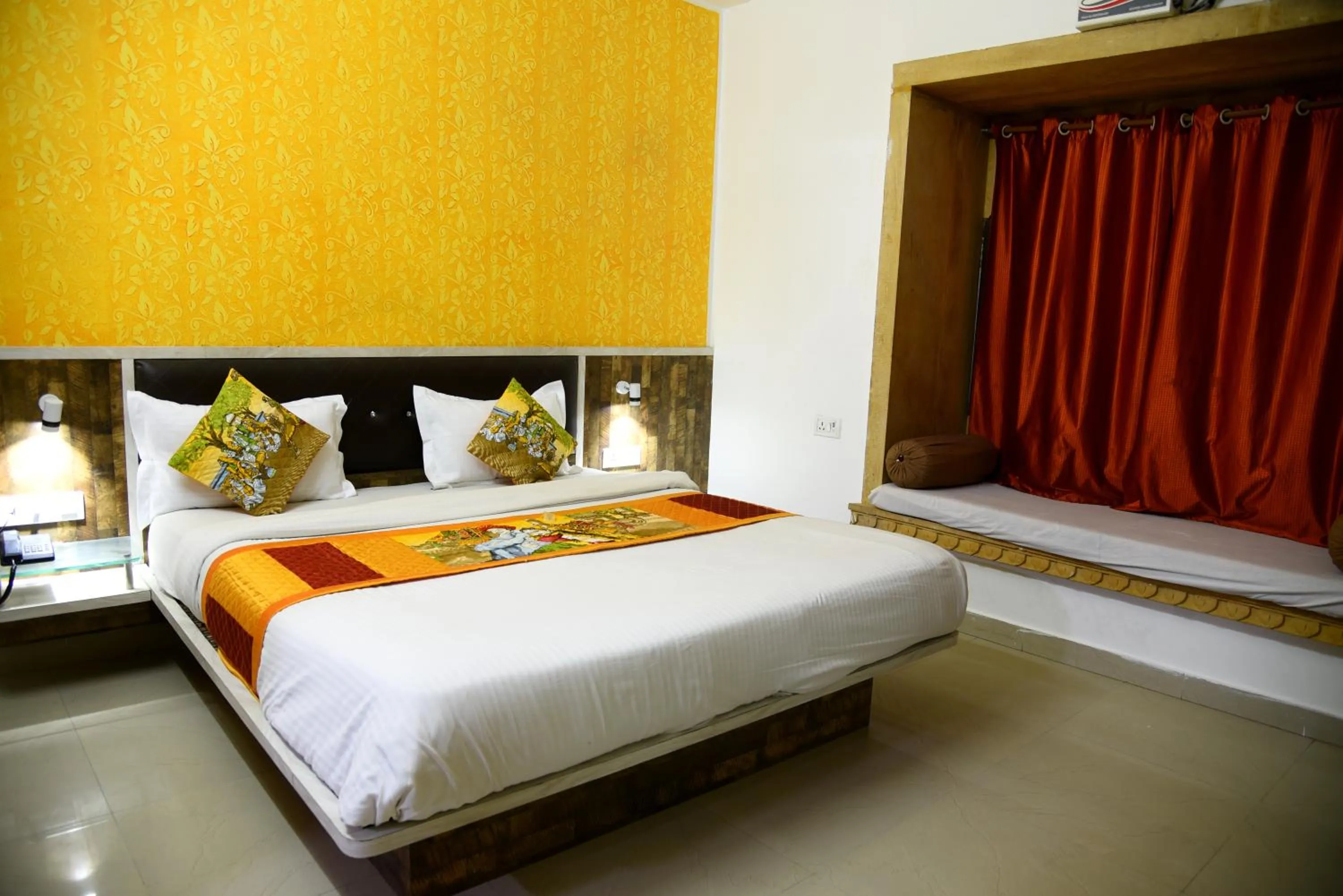 Swimming pool, Bed in Hotel Marina Mahal with Swimming Pool