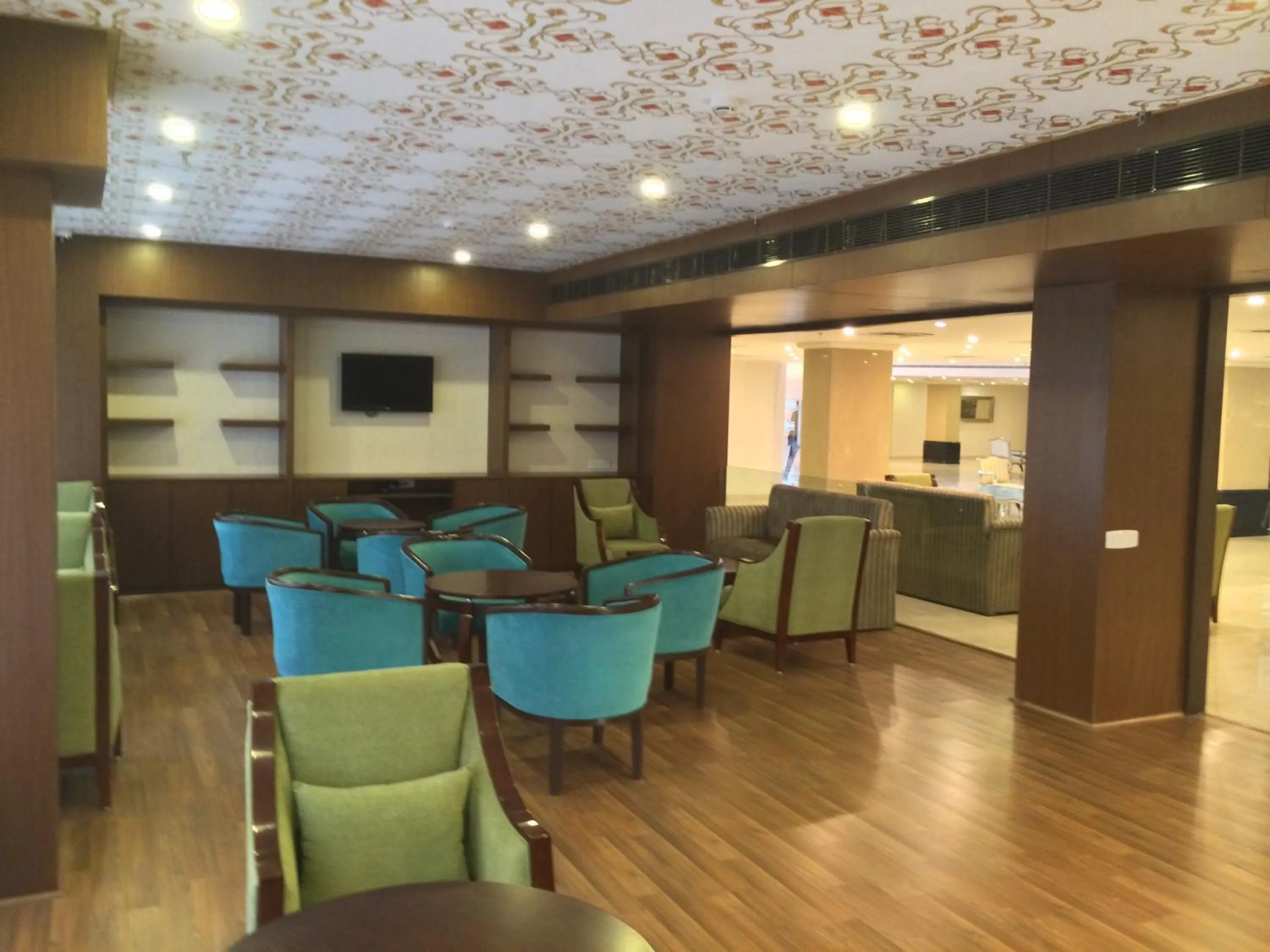 Restaurant/places to eat in Golden Tulip Jaipur City Center