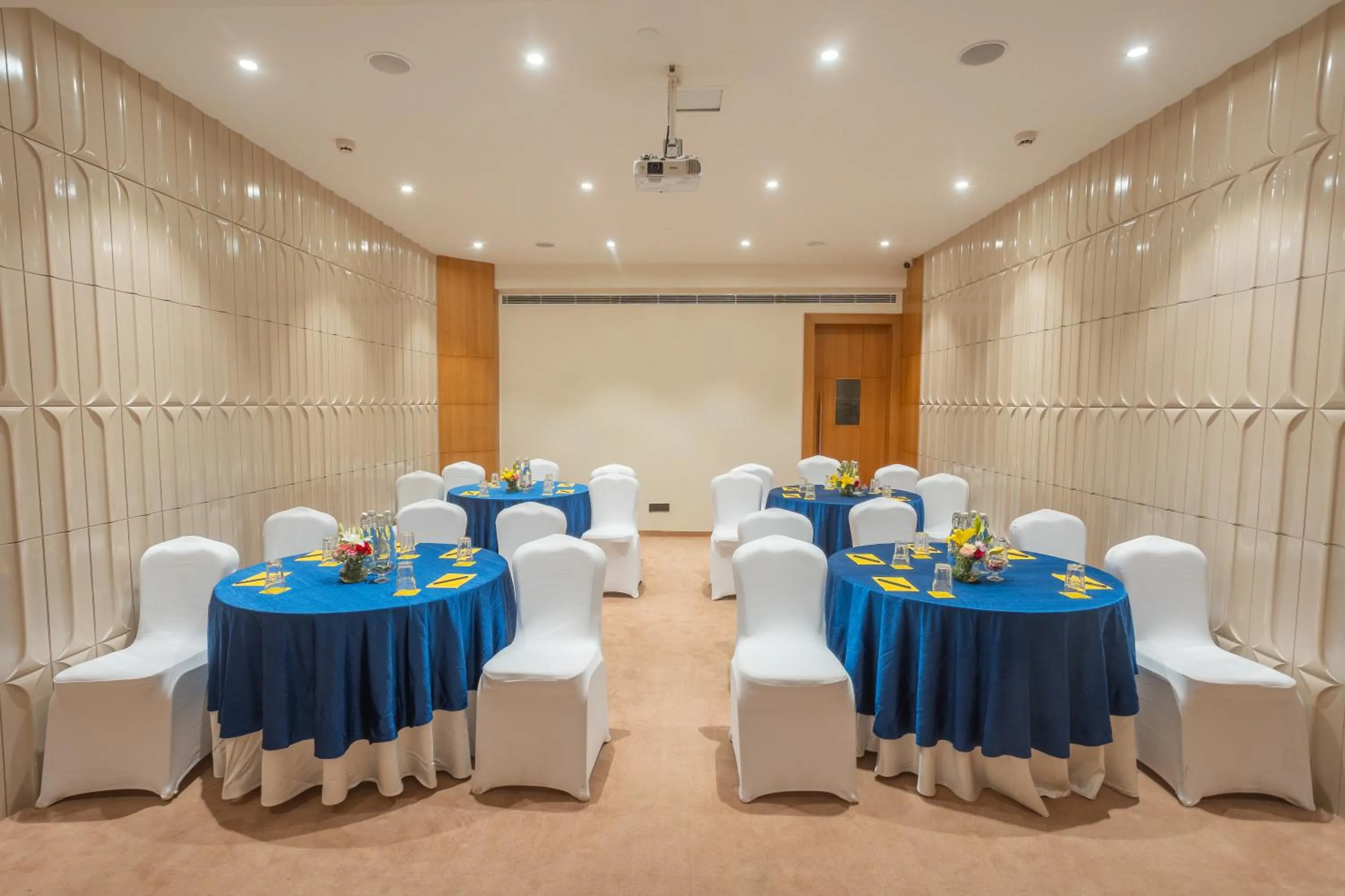 Meeting/conference room in Golden Tulip Jaipur City Center
