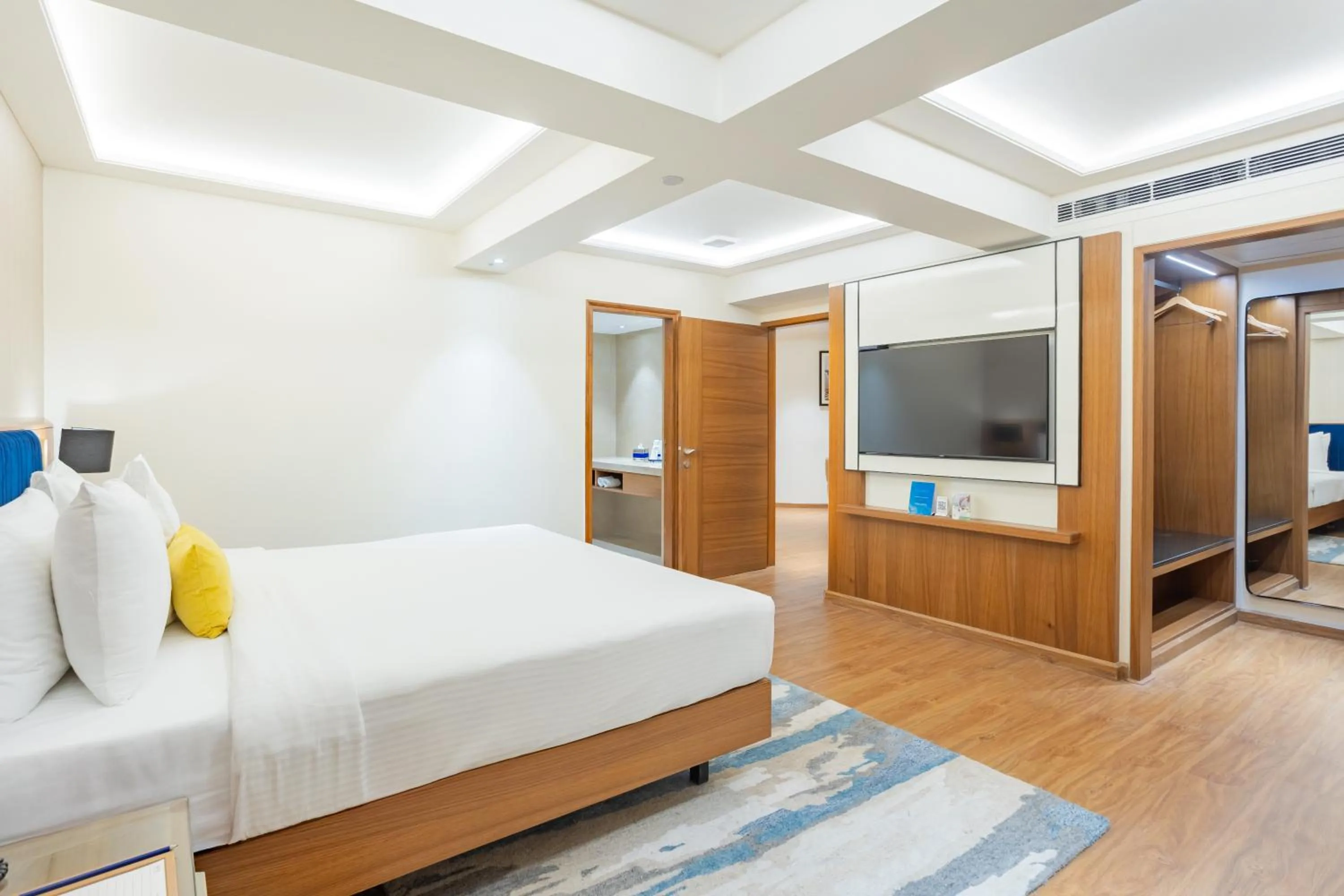 Bedroom, Bed in Golden Tulip Jaipur City Center