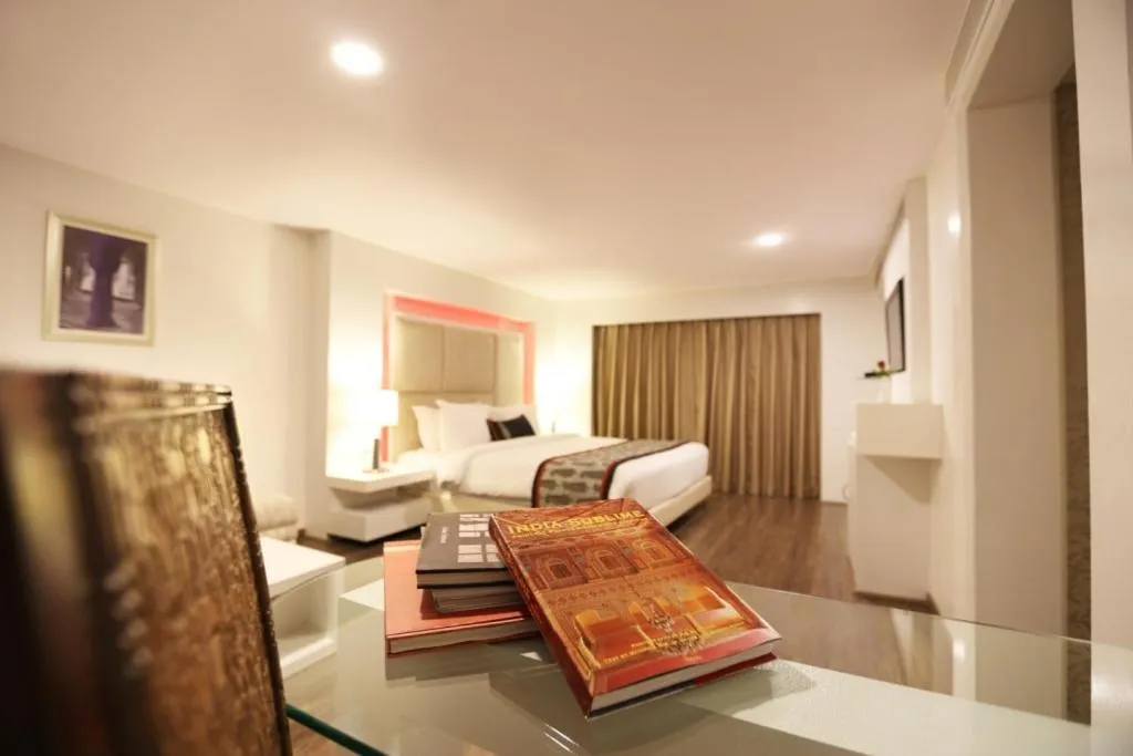 Bedroom, Bed in Golden Tulip Jaipur City Center