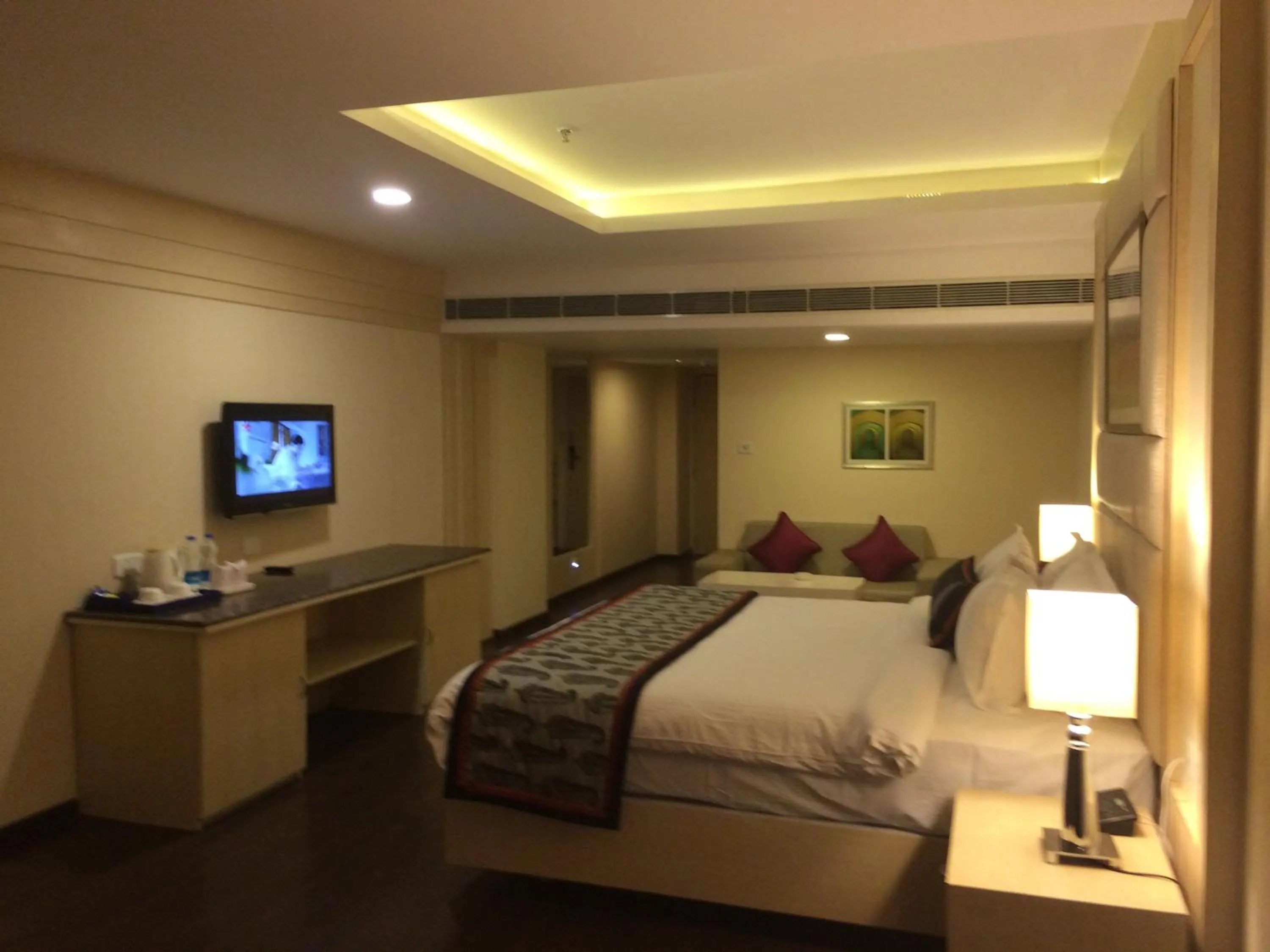 Bed in Golden Tulip Jaipur City Center