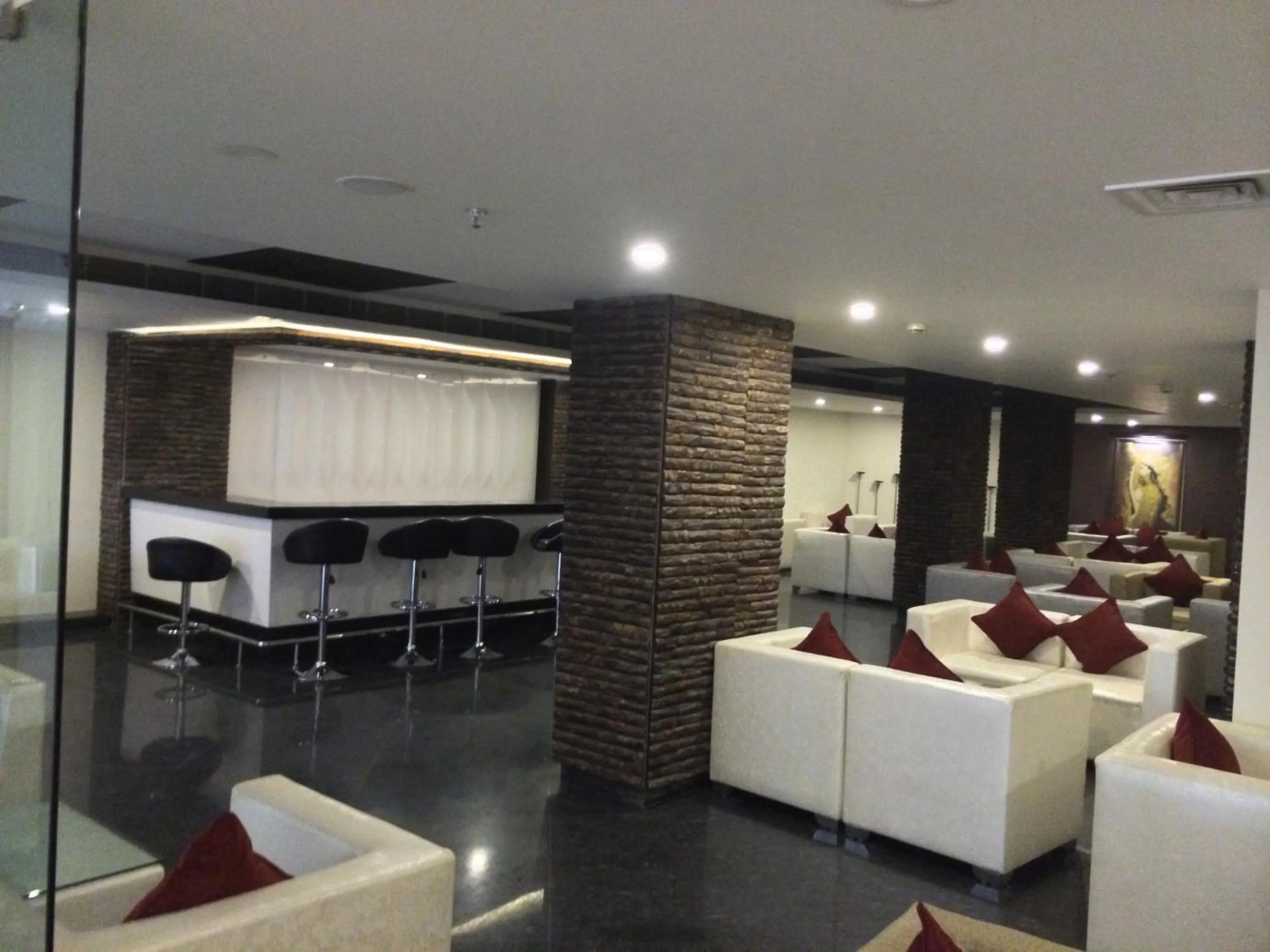 Restaurant/places to eat in Golden Tulip Jaipur City Center