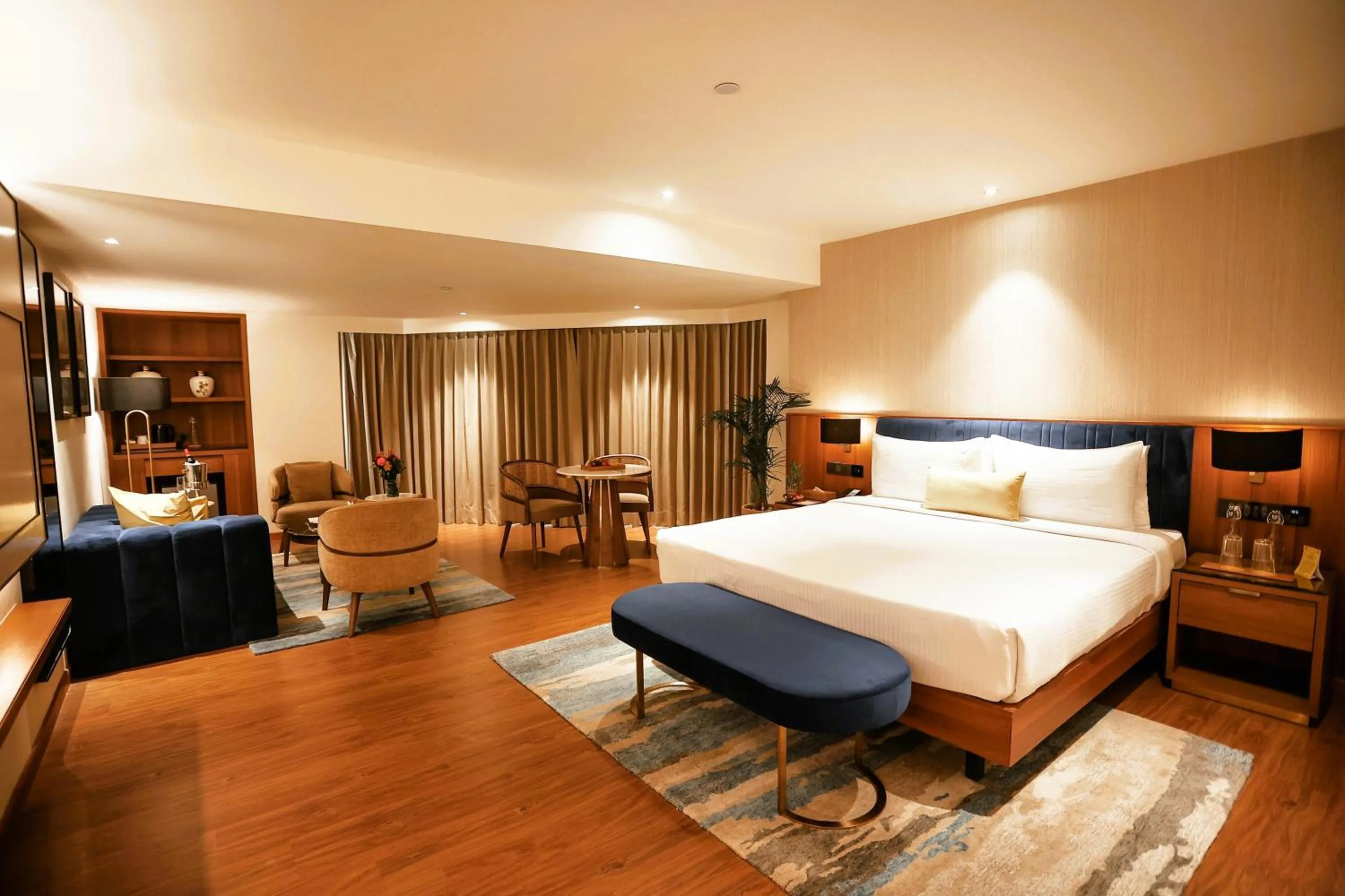 Bedroom, Bed in Golden Tulip Jaipur City Center
