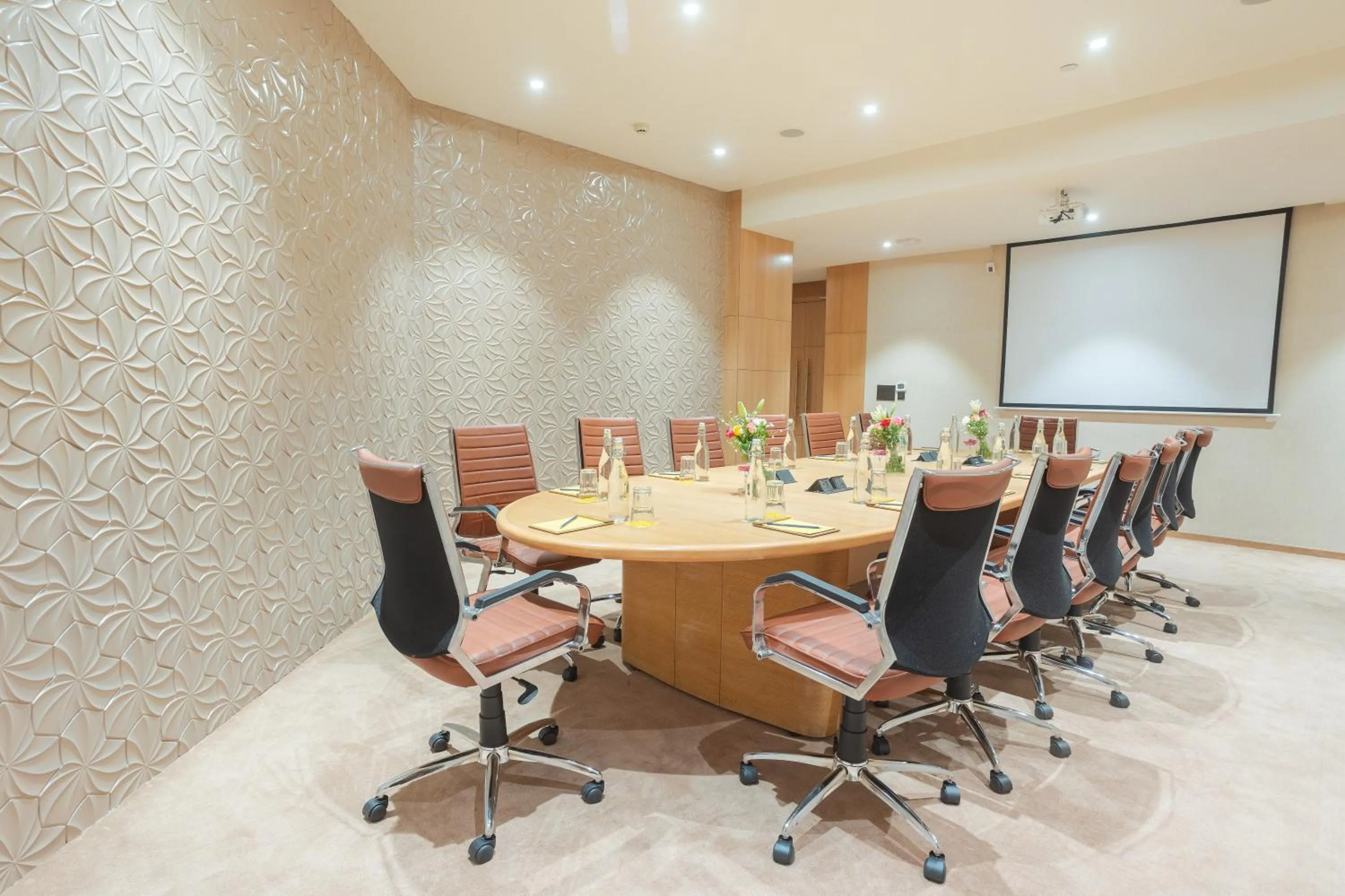 Meeting/conference room in Golden Tulip Jaipur City Center