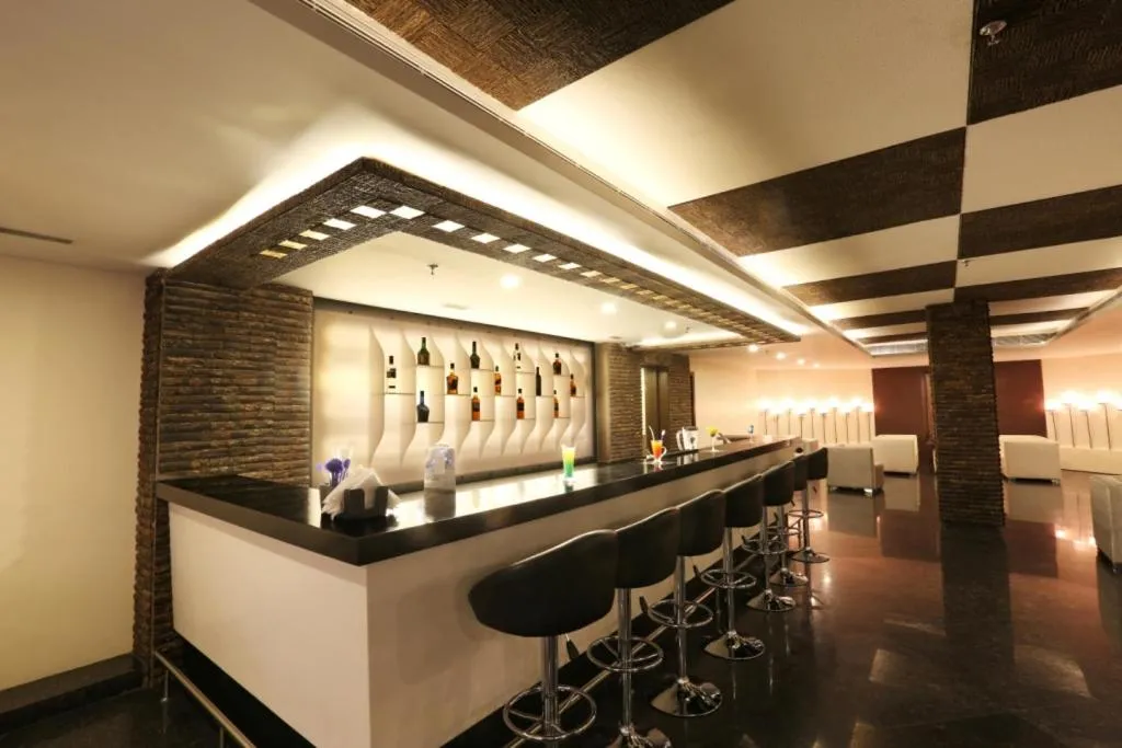 Lounge or bar in Golden Tulip Jaipur City Center