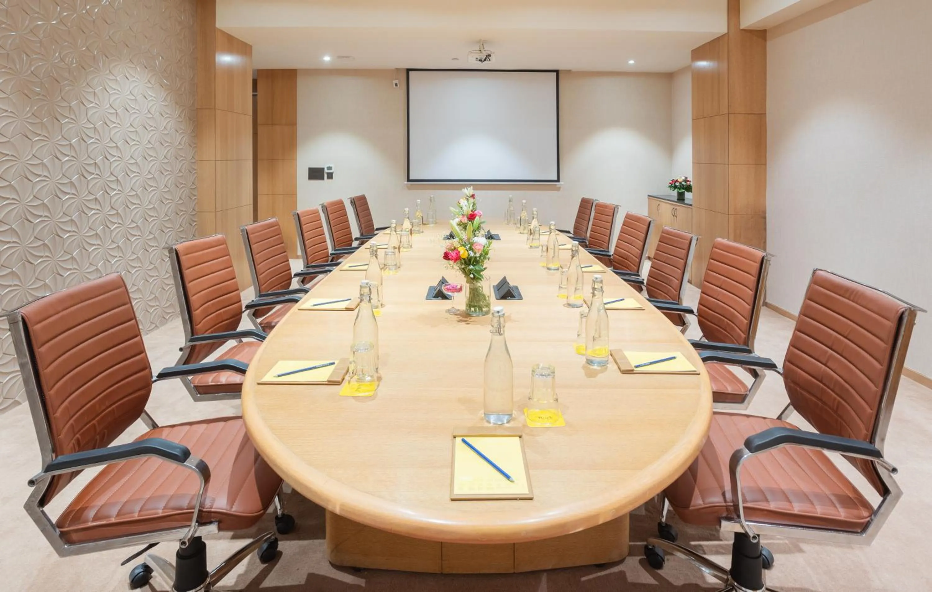 Meeting/conference room in Golden Tulip Jaipur City Center