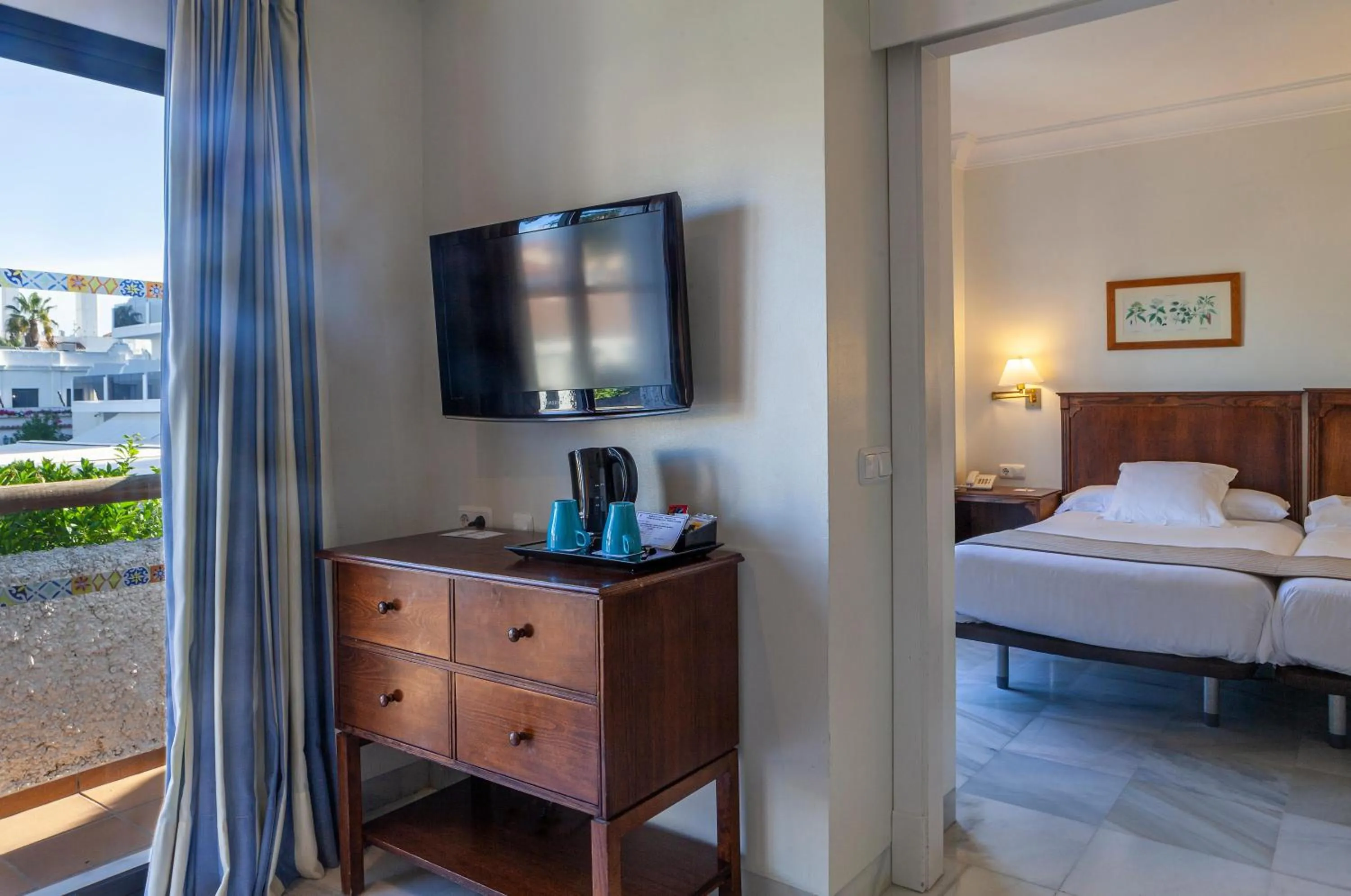 Photo of the whole room, Bed in Playa de la Luz