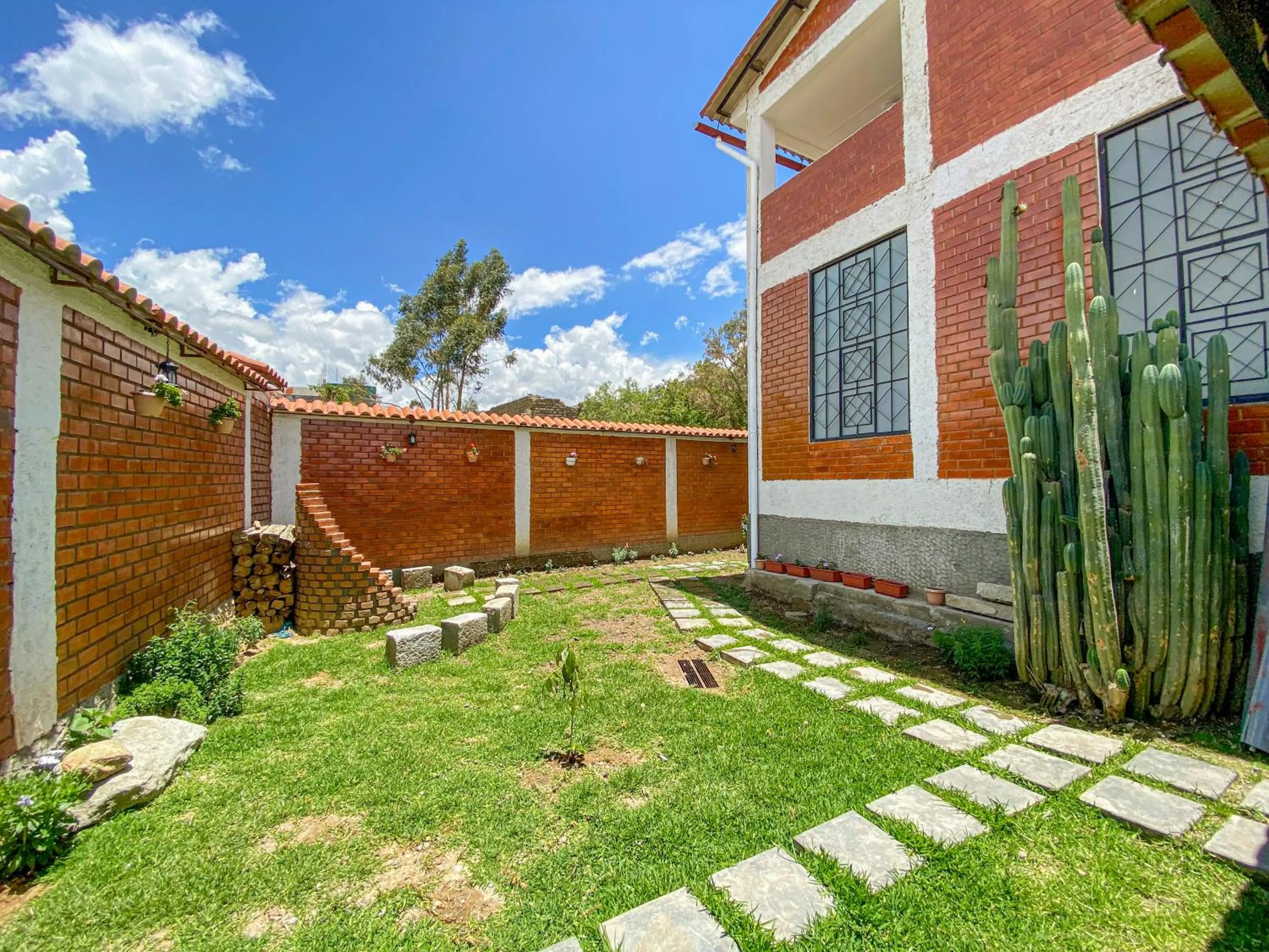 Property building in Tupac Huaraz