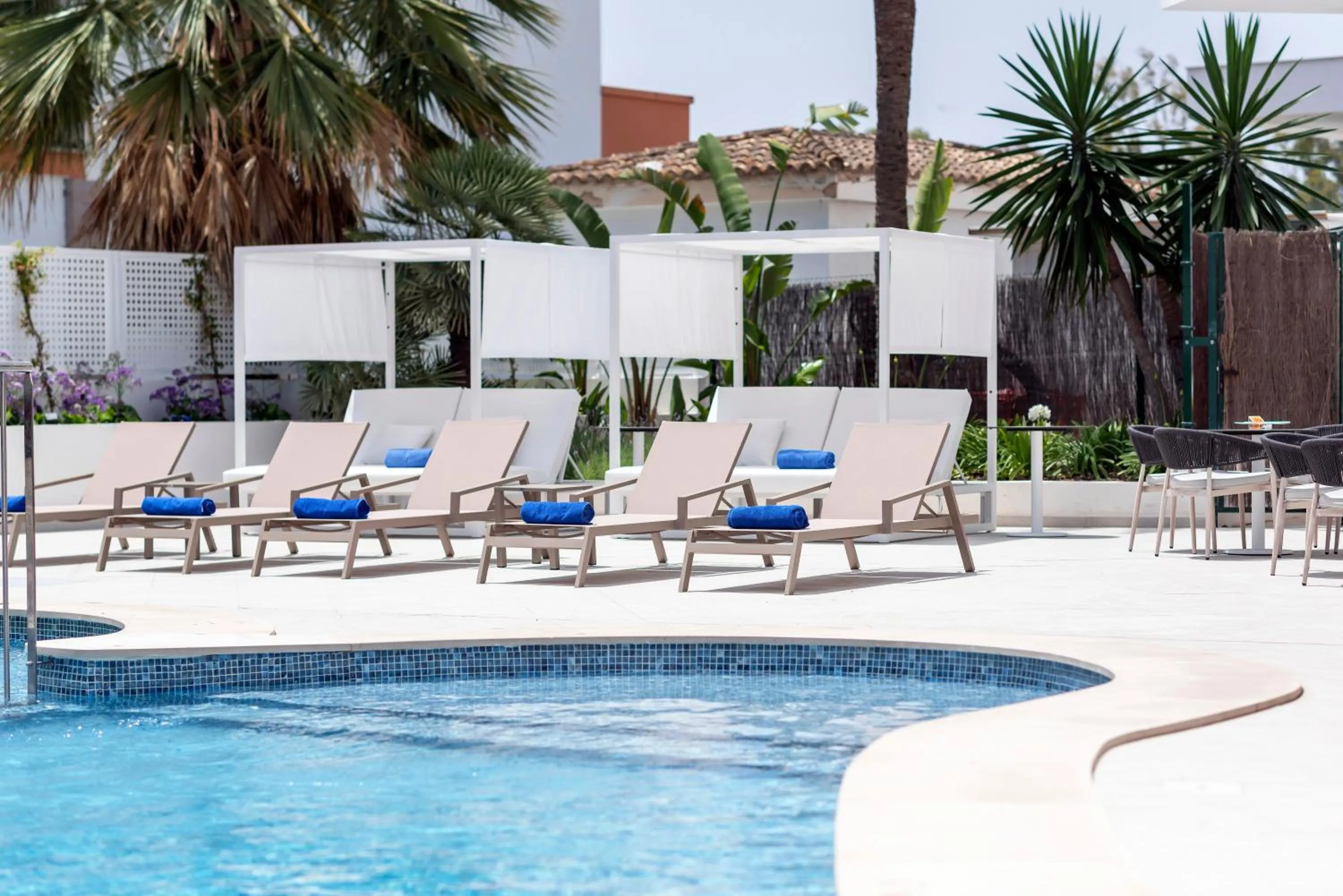 Swimming pool in HSM Lago Park