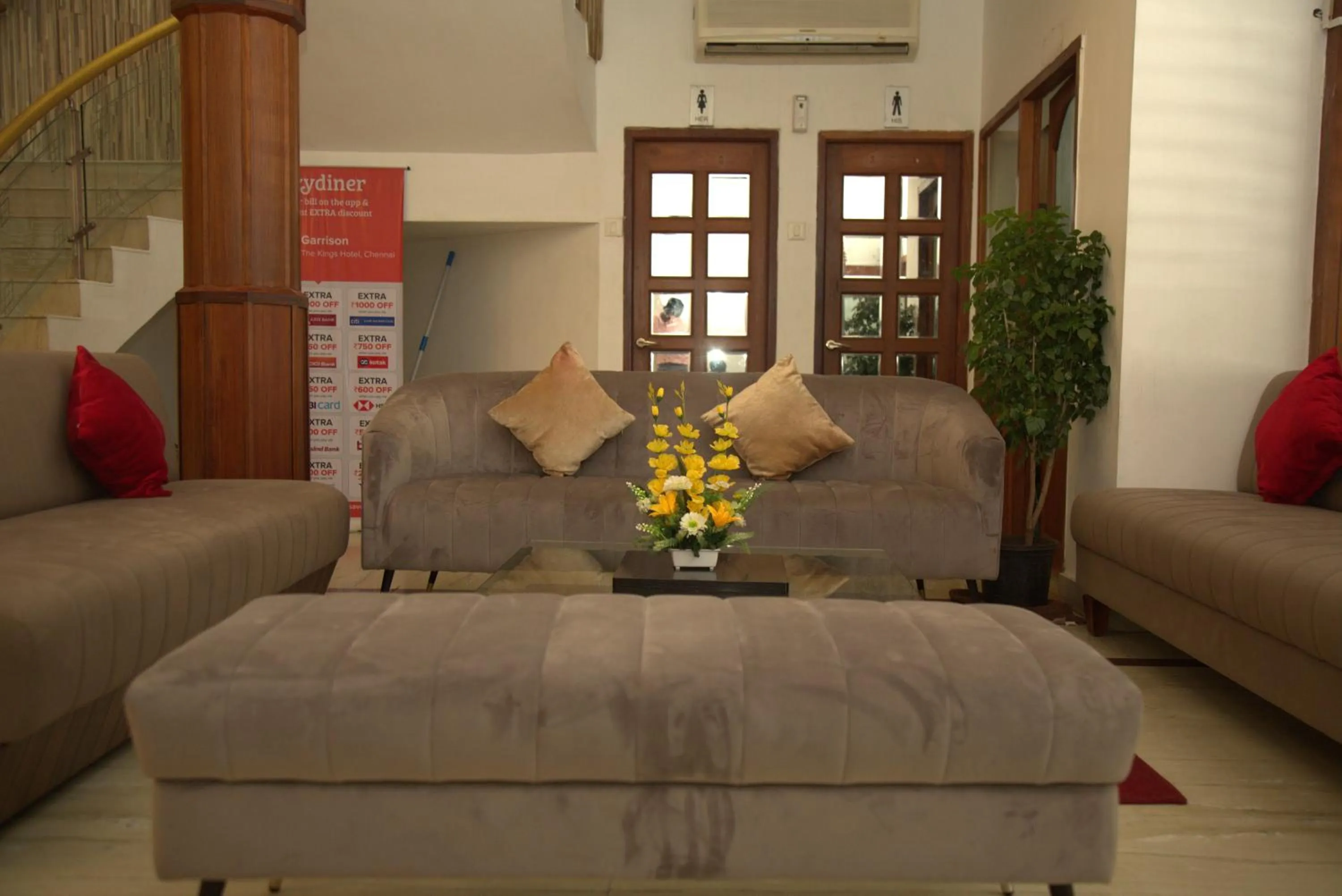 Seating area in Kings Hotel Egmore