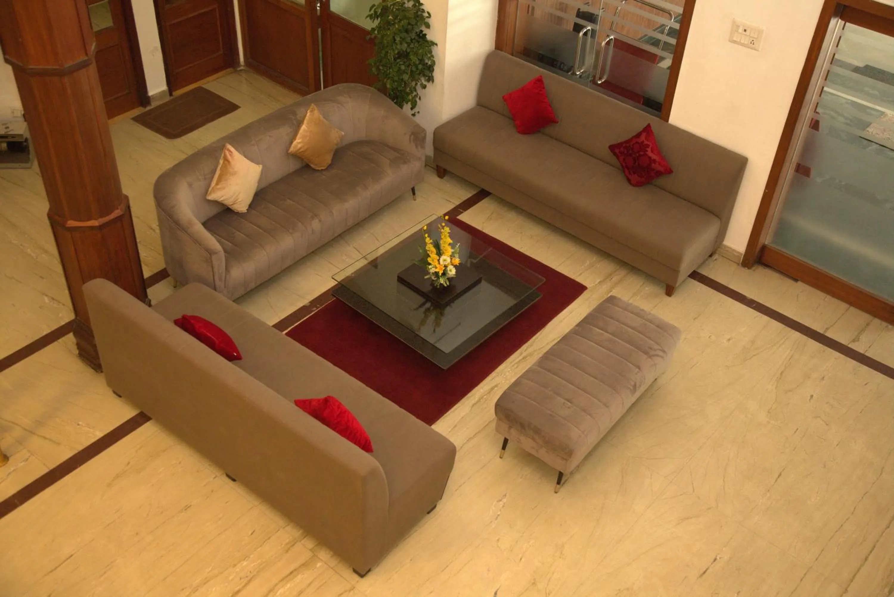 Living room in Kings Hotel Egmore