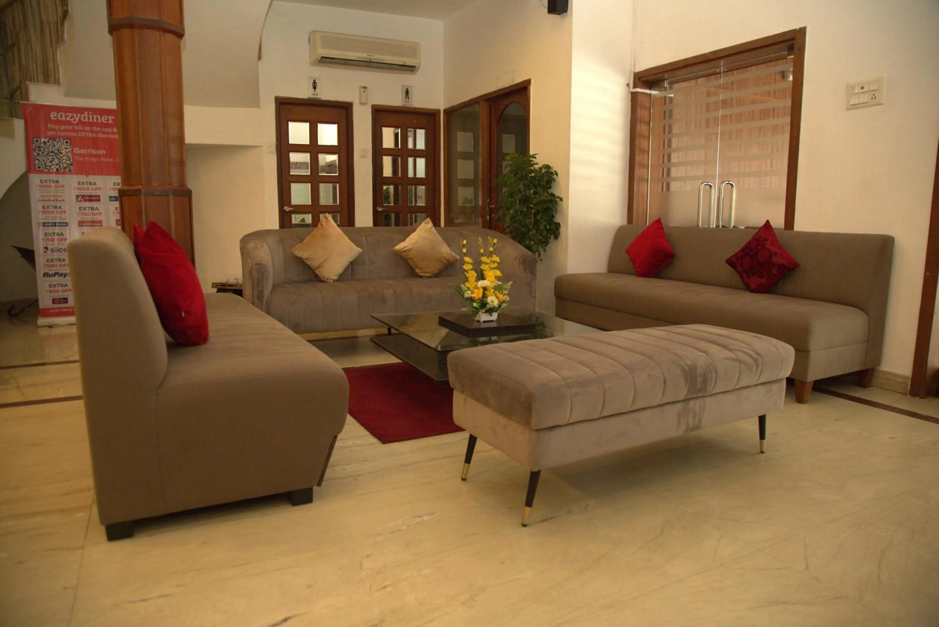 Seating area in Kings Hotel Egmore