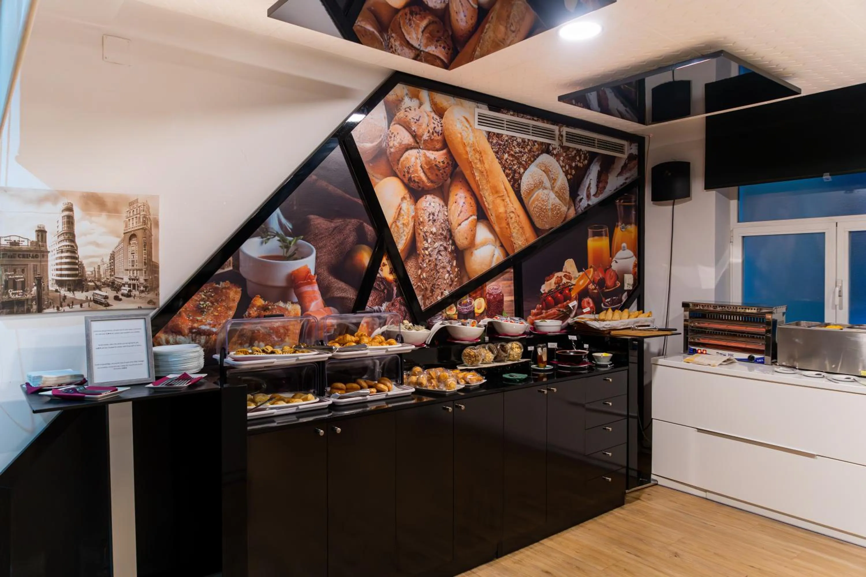 Buffet breakfast in NeoMagna Madrid