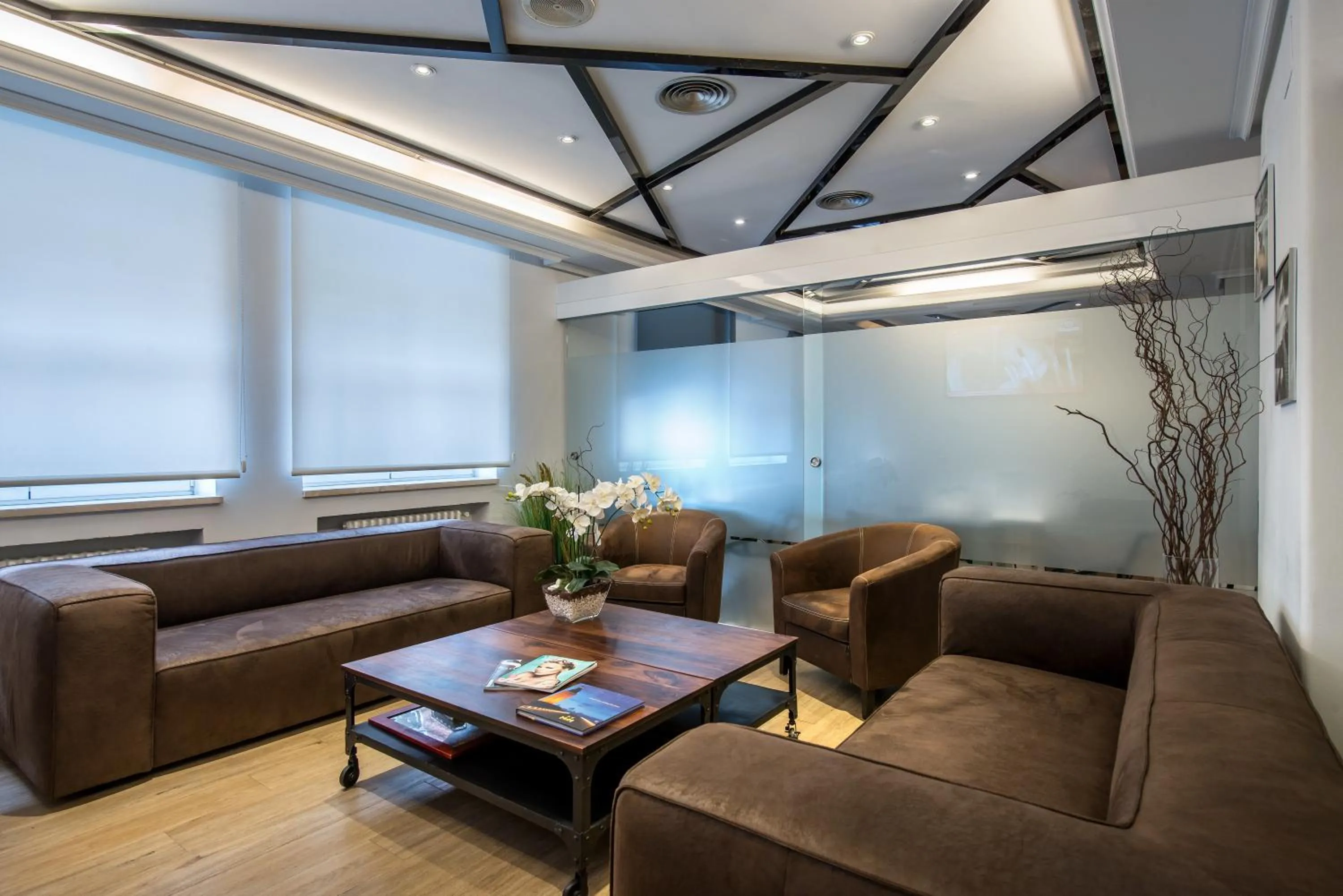 Communal lounge/ TV room in NeoMagna Madrid