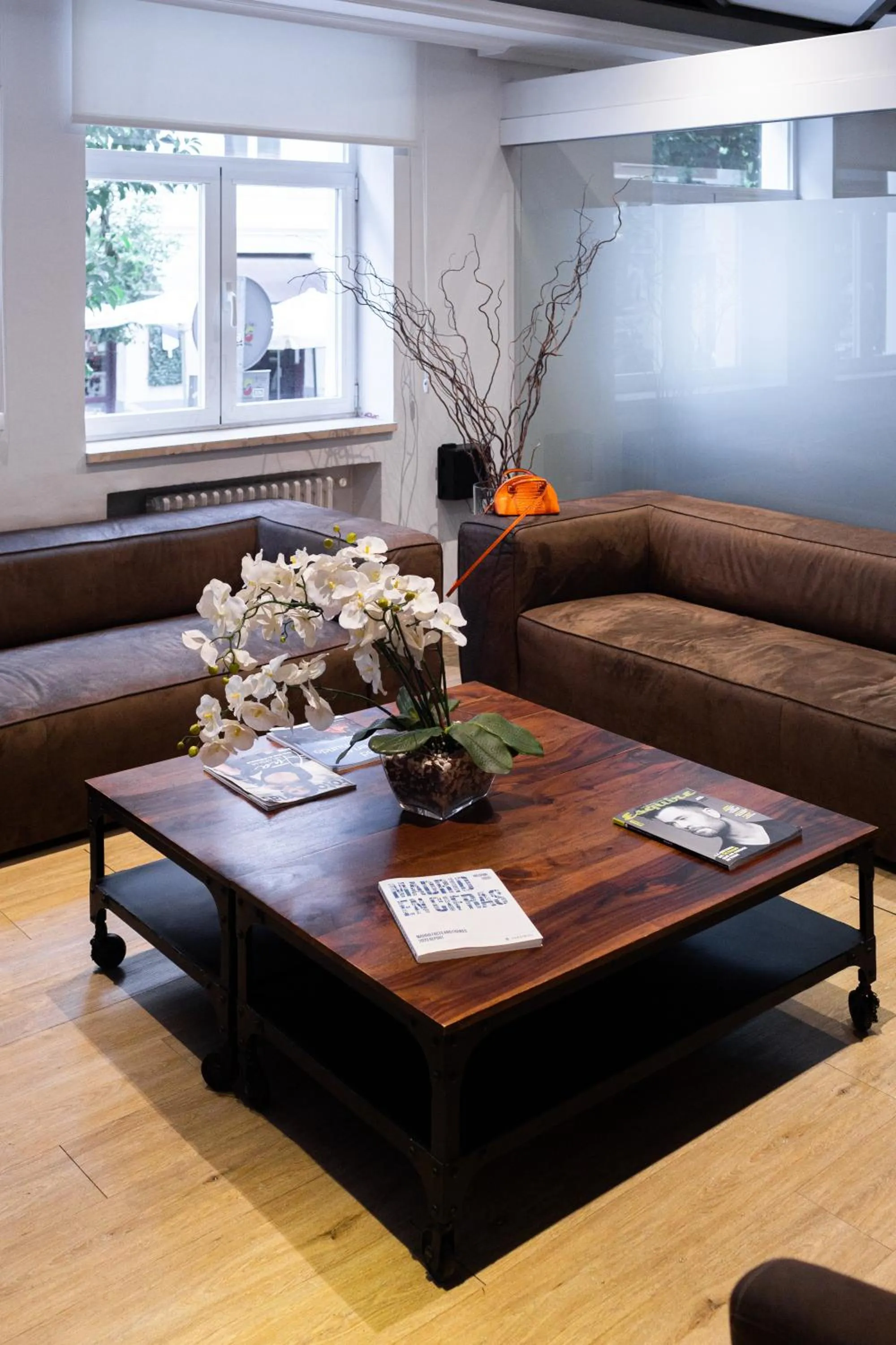 Communal lounge/ TV room in NeoMagna Madrid