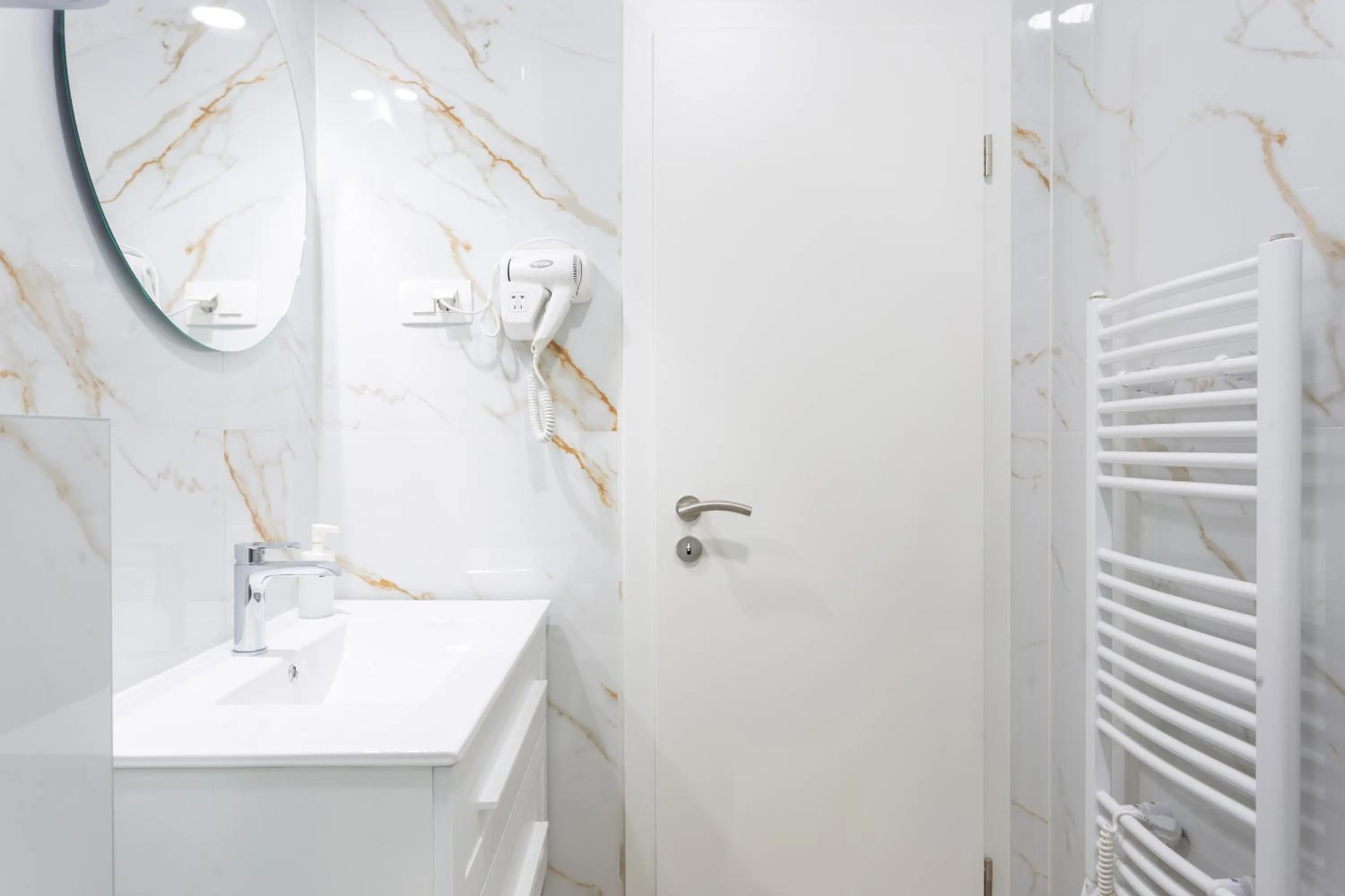 Bathroom in Luxury Rooms Fetivi