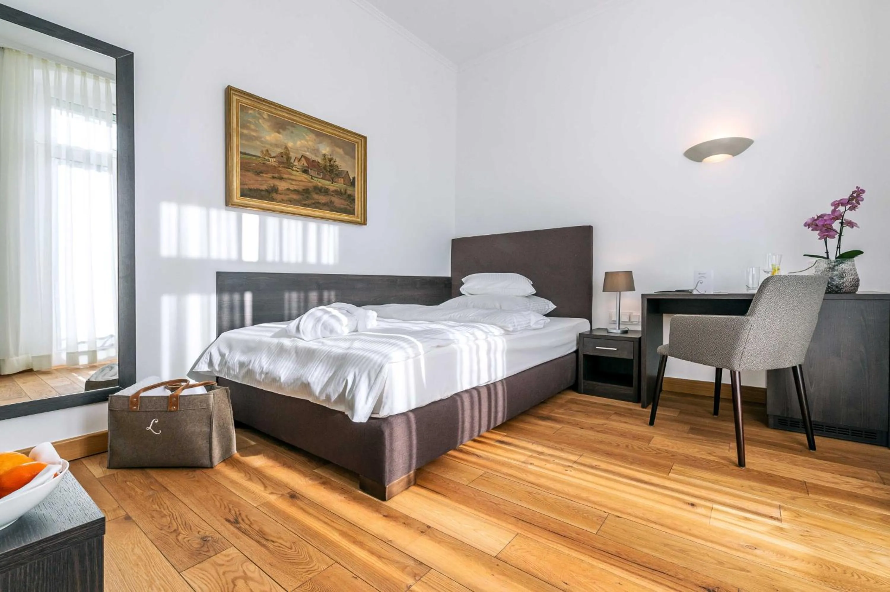 Photo of the whole room, Bed in Laudensacks Parkhotel & Retreat