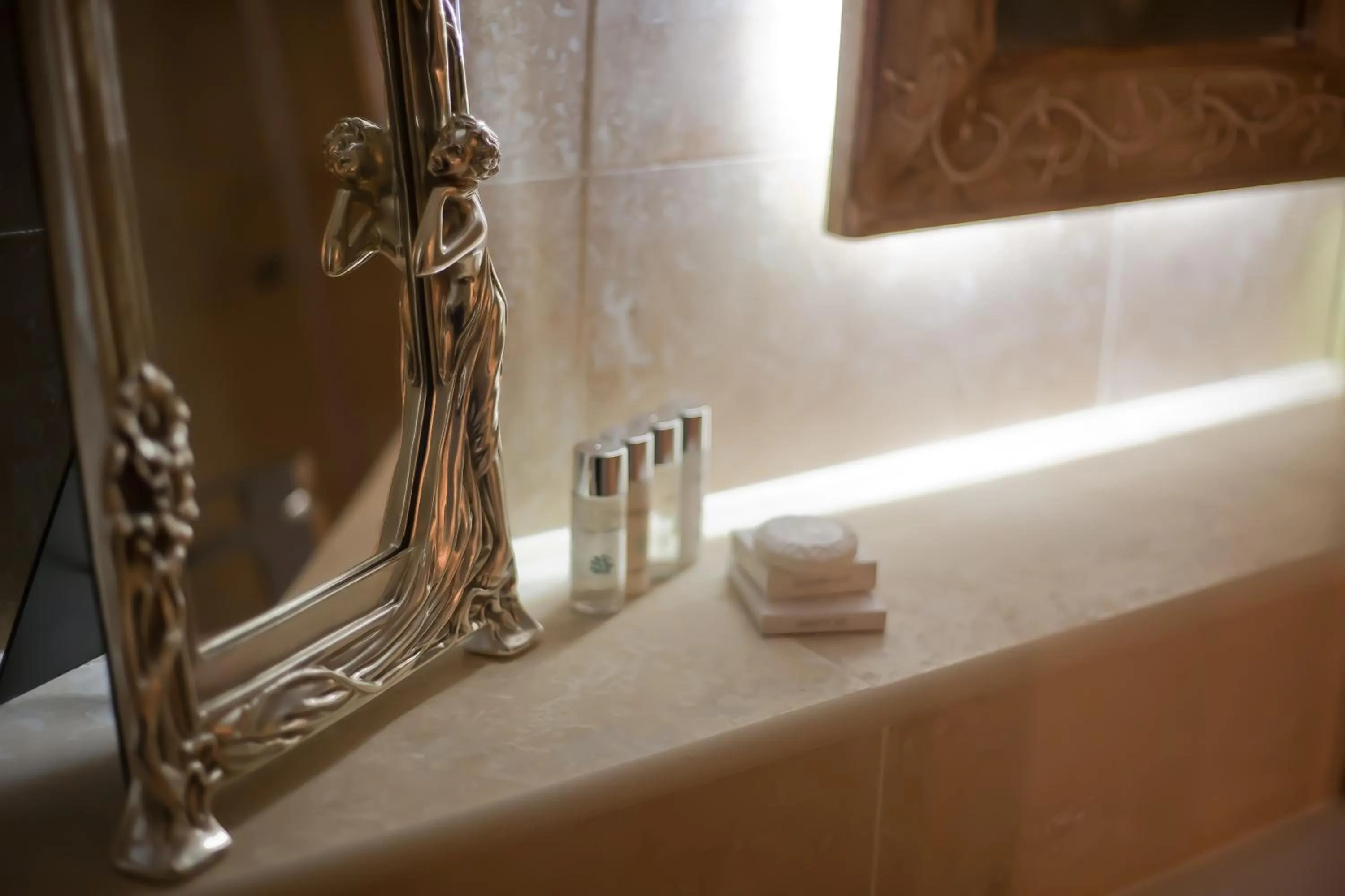 Bathroom in The Plough Inn