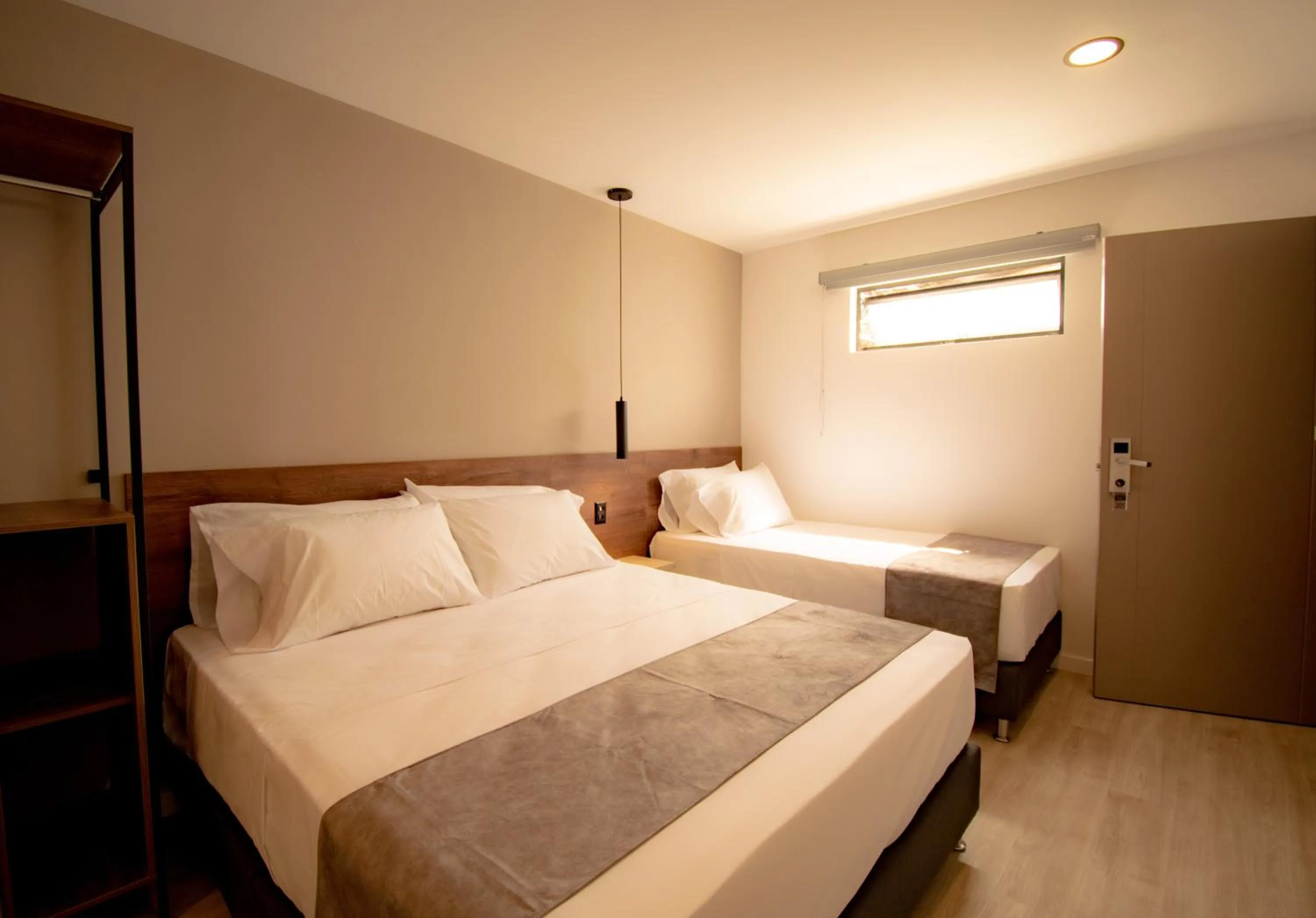 Photo of the whole room, Bed in Fence by Bernalo Hotels