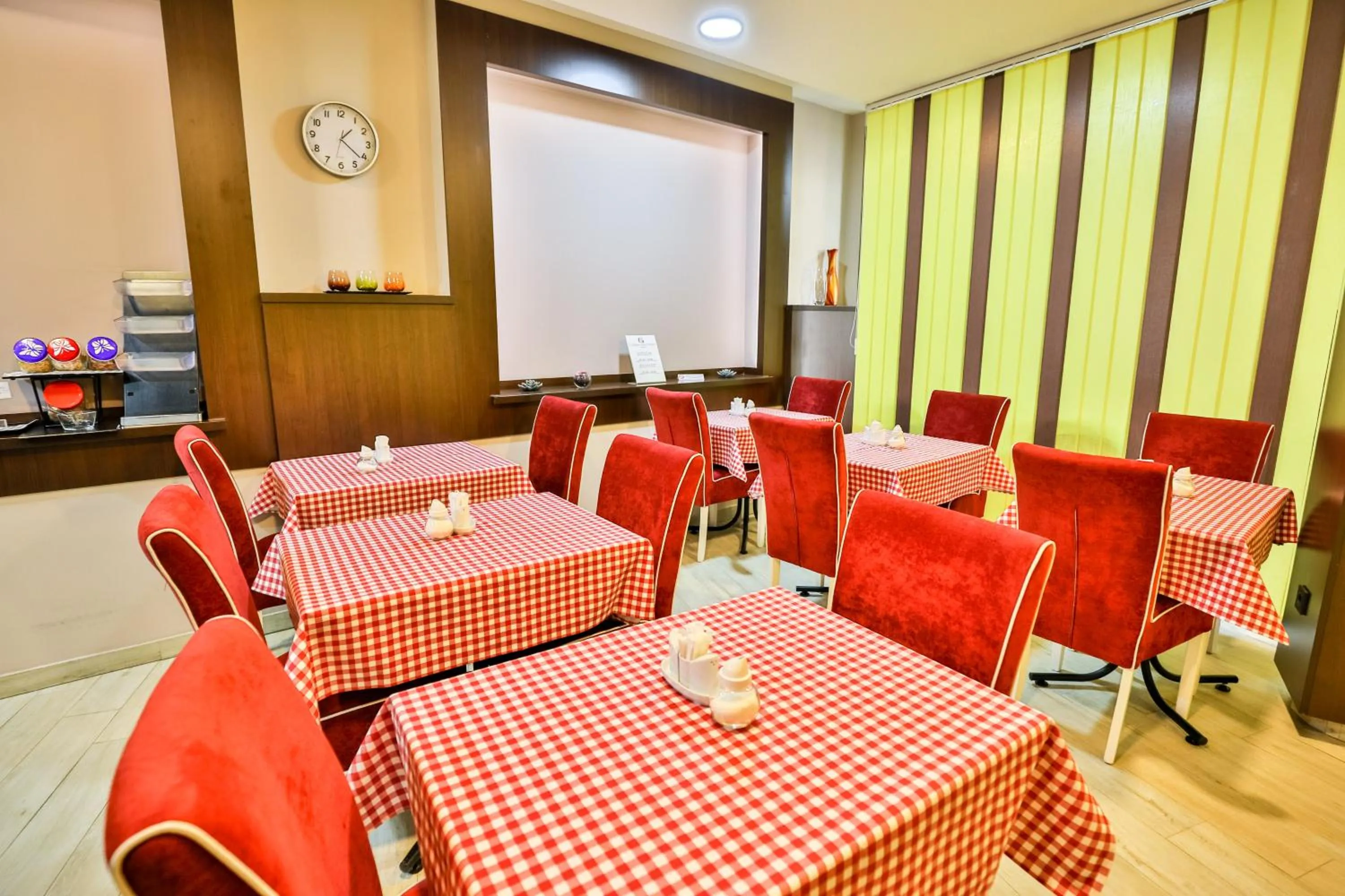 Restaurant/places to eat in Boutique Hotel Golden Star