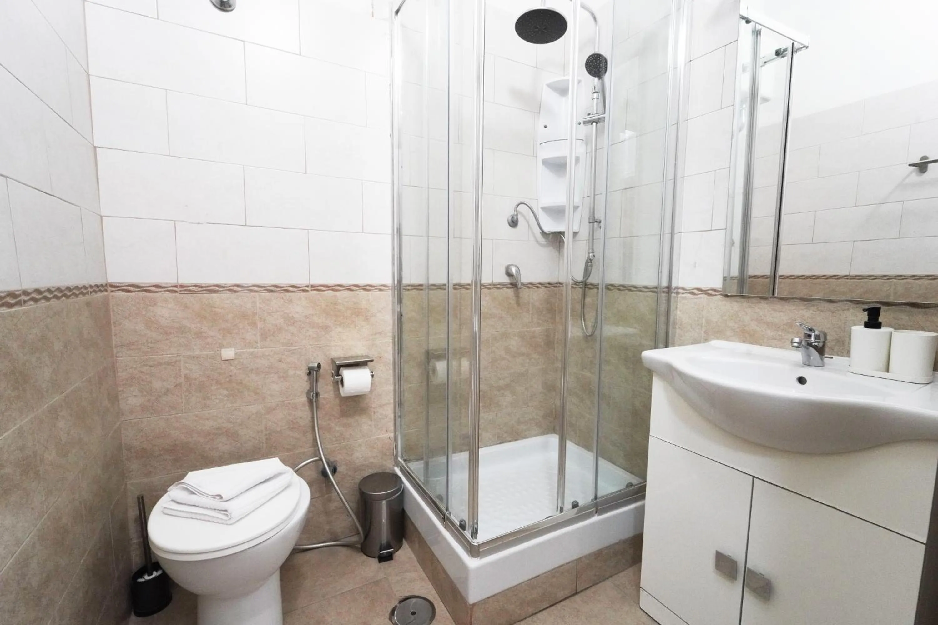 Bathroom in Cicero Rome Center